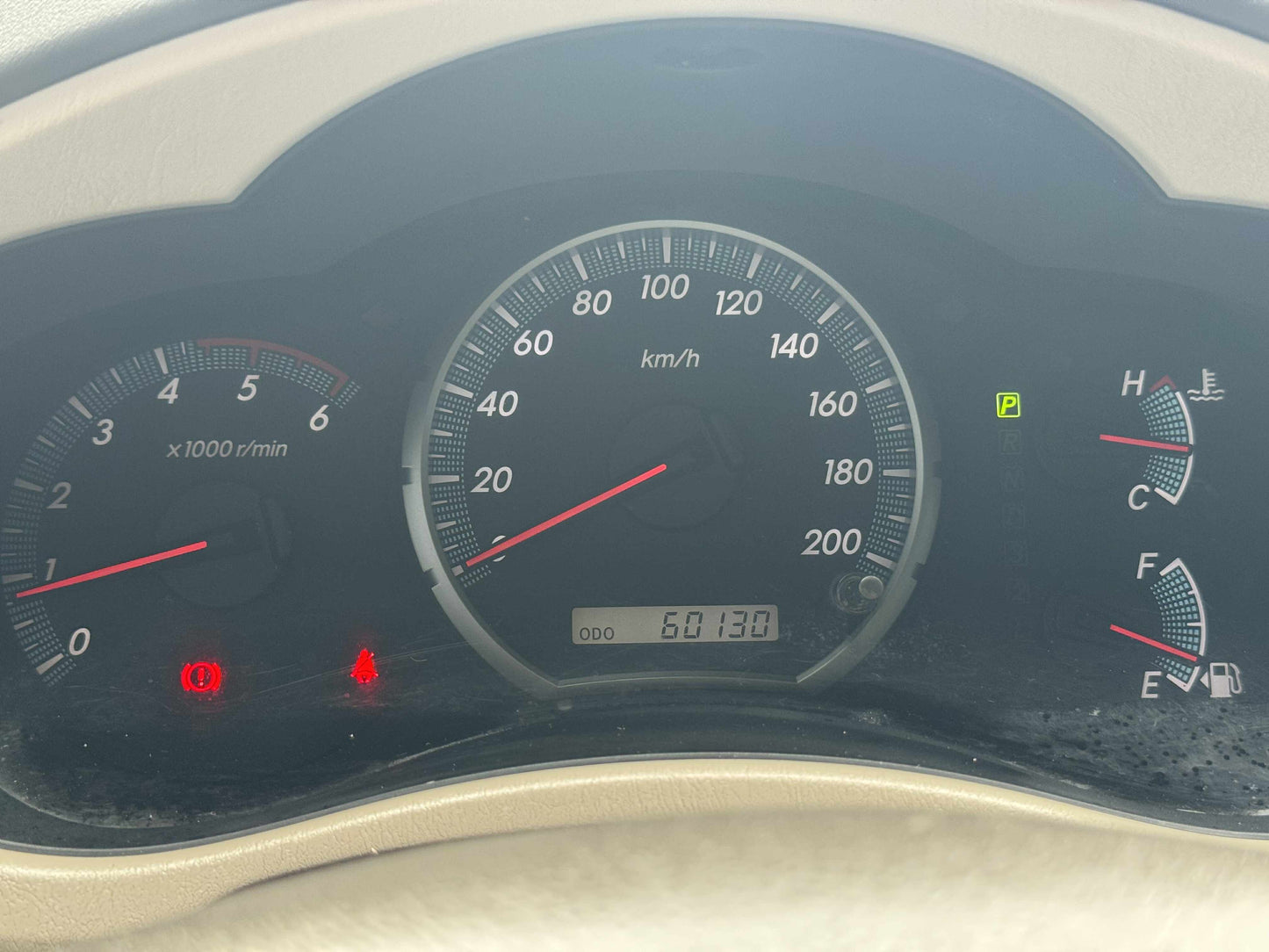 2012 TOYOTA INNOVA 2.8L G DSL AUTOMATIC TRANSMISSION Gold Aces Car Display Center