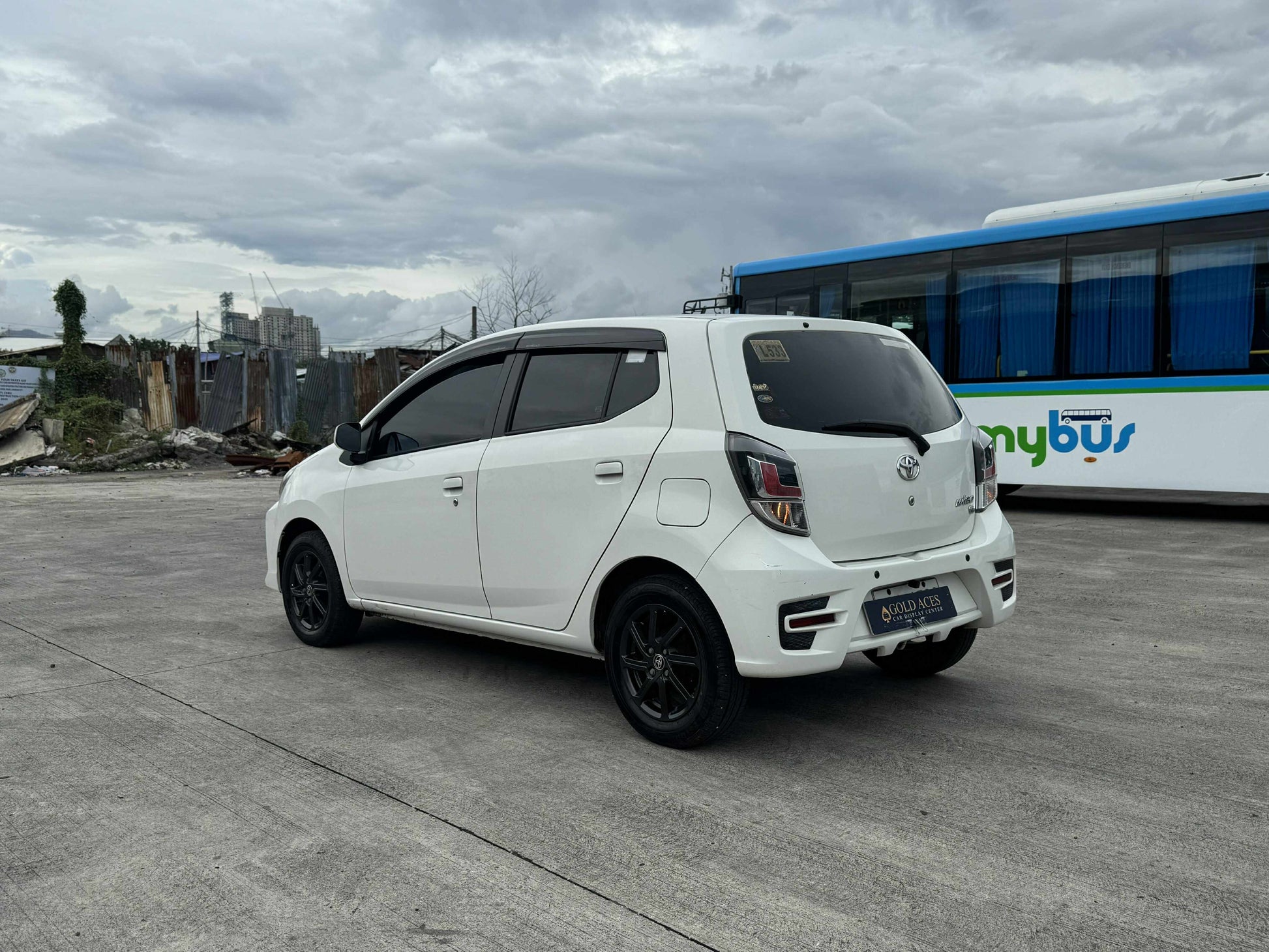 2020 TOYOTA WIGO E 1.0L MANUAL TRANSMISSION Gold Aces Car Display Center