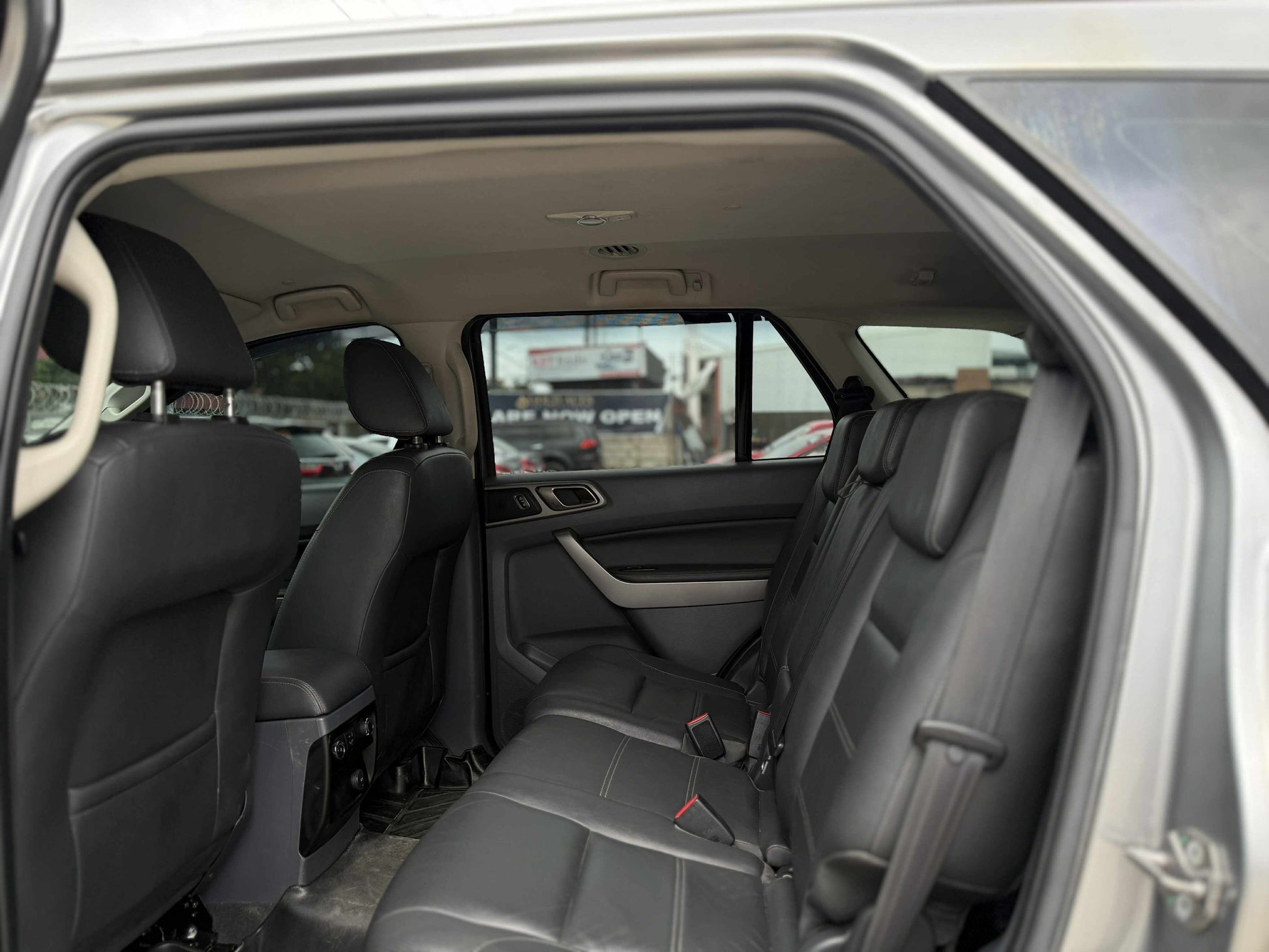 2016 FORD EVEREST TREND 4X2 2.2L DSL AUTOMATIC TRANSMISSION Gold Aces Car Display Center