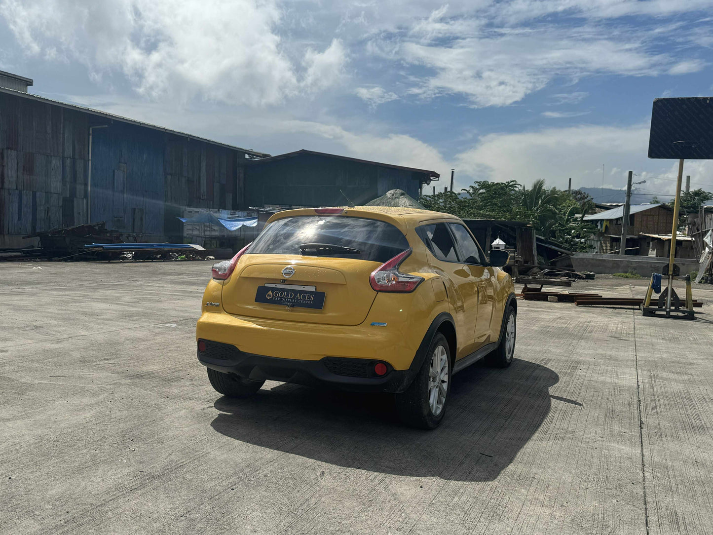 2016 NISSAN JUKE 1.5L AUTOMATIC TRANSMISSION Gold Aces Car Display Center