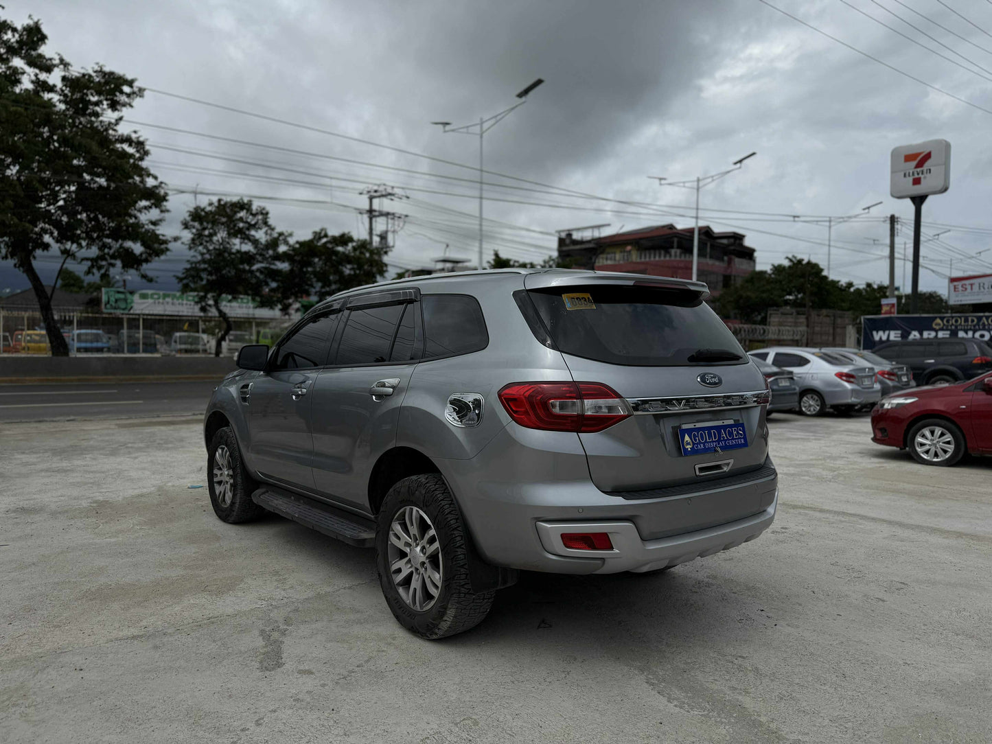 2016 FORD EVEREST TREND 4X2 2.2L DSL AUTOMATIC TRANSMISSION Gold Aces Car Display Center