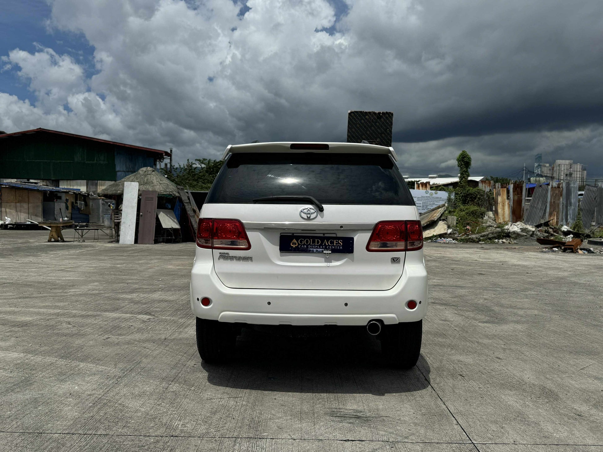 2007 TOYOTA FORTUNER 3.0L 4X4 AUTOMATIC TRANSMISSION Gold Aces Car Display Center
