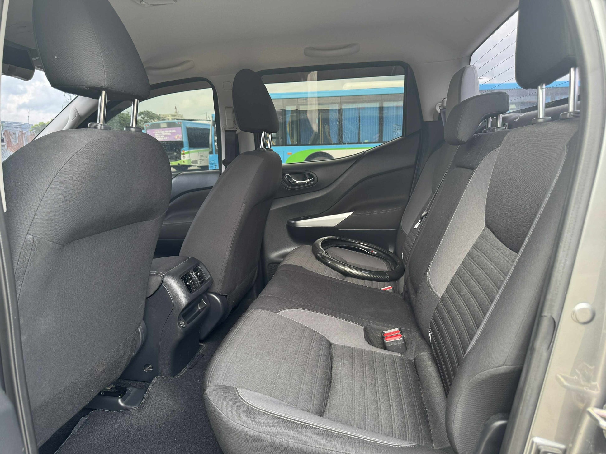 2023 NISSAN NAVARA 2.5L 4X2 VE AUTOMATIC TRANSMISSION (18T KMS ONLY!) Gold Aces Car Display Center