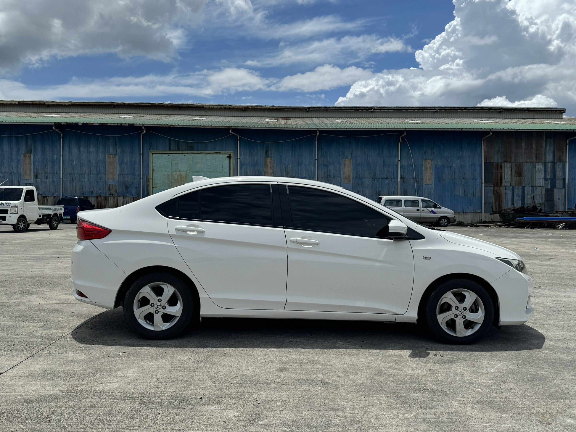 2017 HONDA CITY 1.5L E AUTOMATIC TRANSMISSION (34T KMS ONLY!) Gold Aces Car Display Center