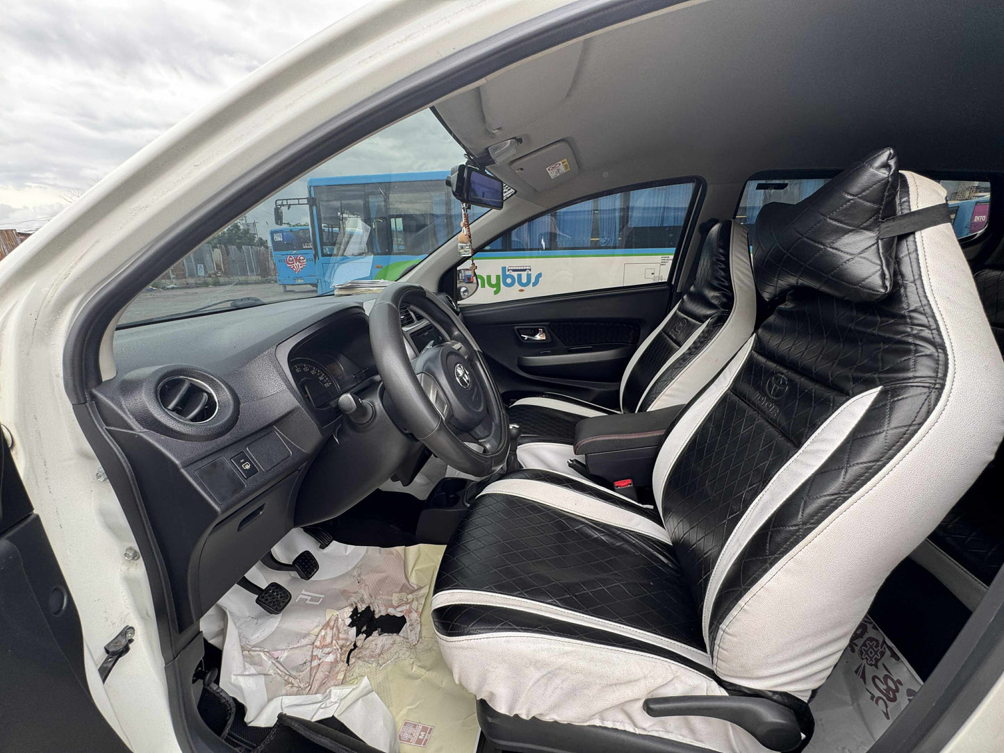 2020 TOYOTA WIGO E 1.0L MANUAL TRANSMISSION Gold Aces Car Display Center