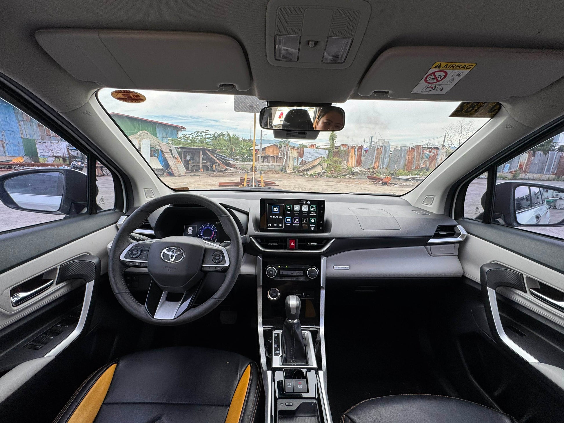 2023 TOYOTA VELOZ 1.5L V AUTOMATIC TRANSMISSION (16T KMS ONLY!) Gold Aces Car Display Center