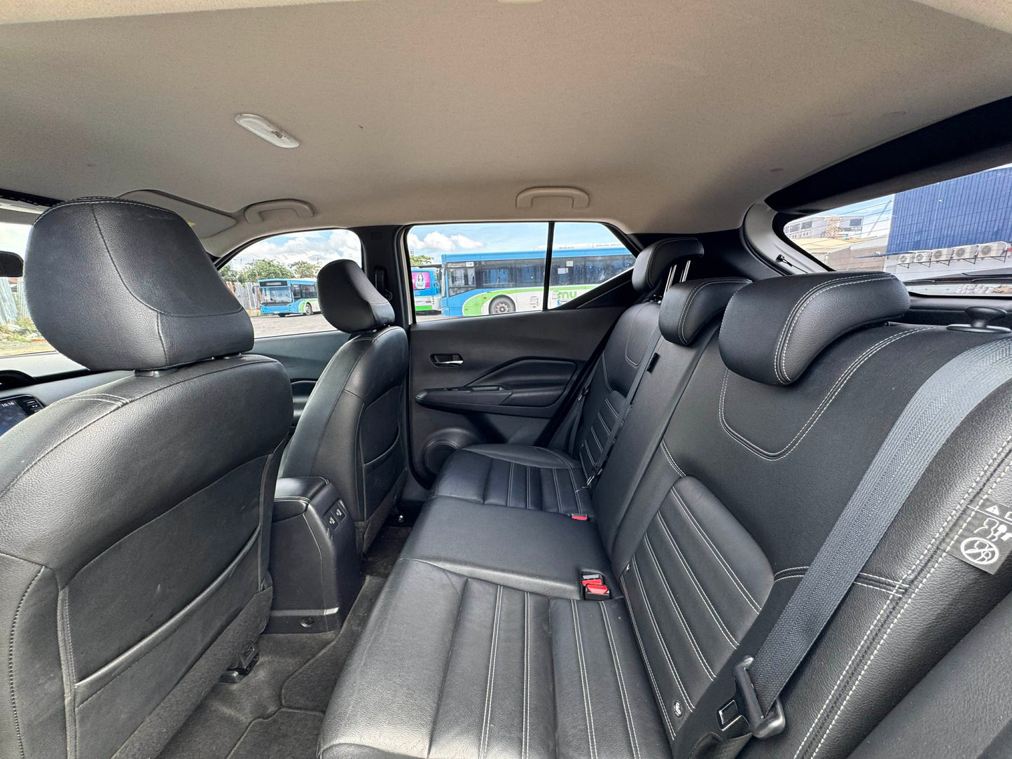 2023 NISSAN KICKS E-POWER HYBRID AUTOMATIC TRANSMISSION (15T KMS ONLY!) Gold Aces Car Display Center