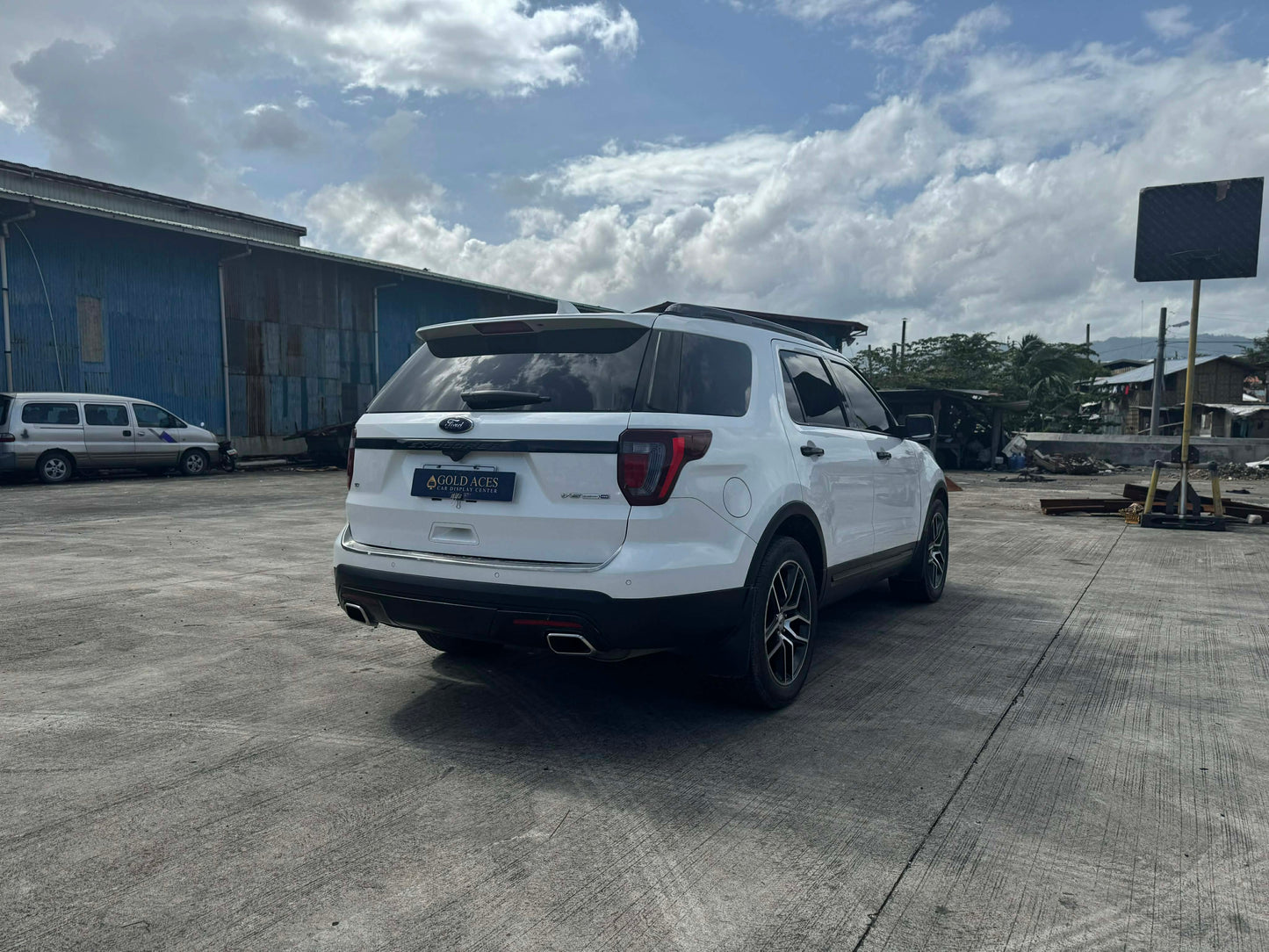 2016 FORD EXPLORER LIMITED 3.5L AUTOMATIC TRANSMISSION Gold Aces Car Display Center