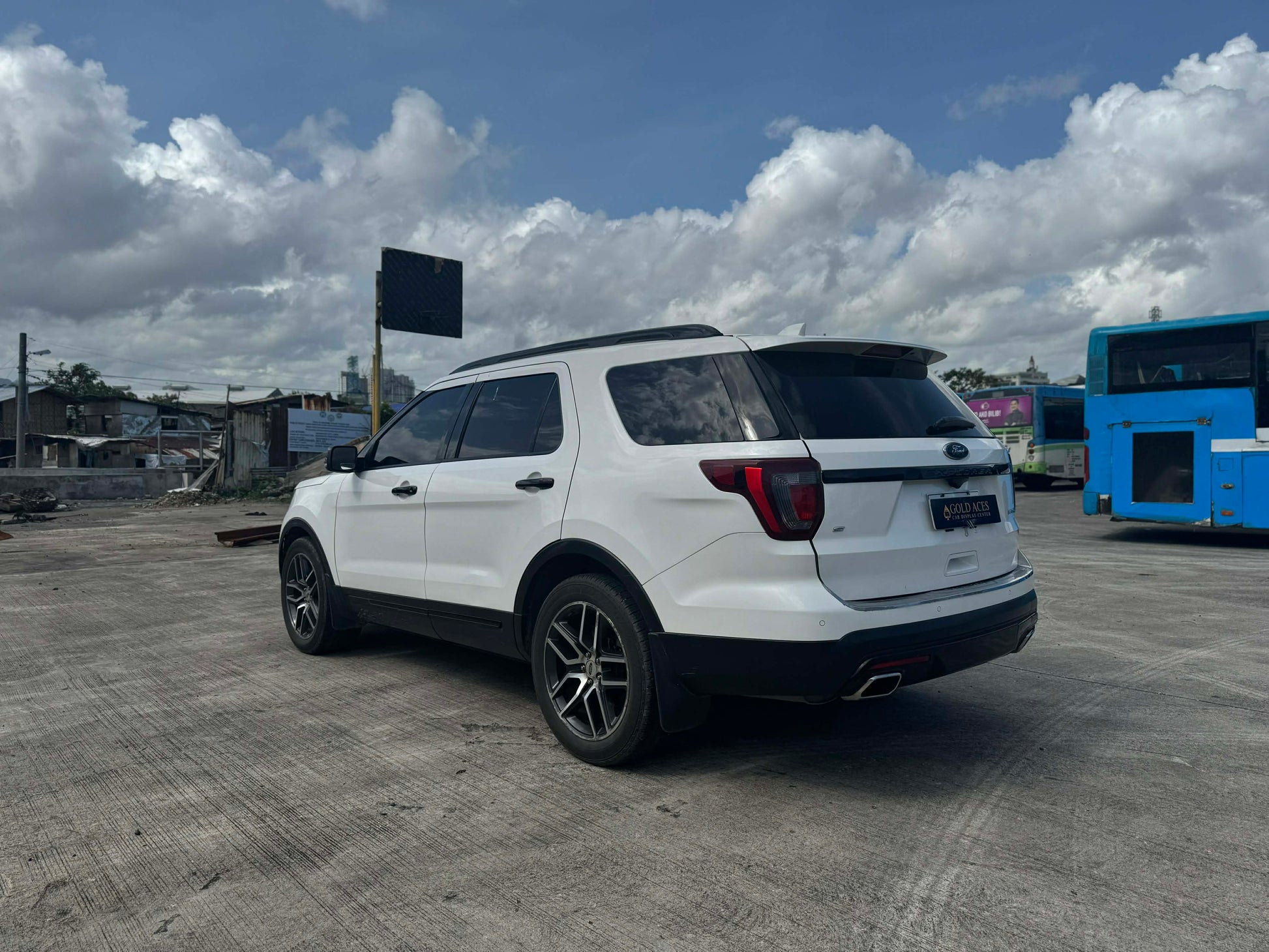 2016 FORD EXPLORER LIMITED 3.5L AUTOMATIC TRANSMISSION Gold Aces Car Display Center