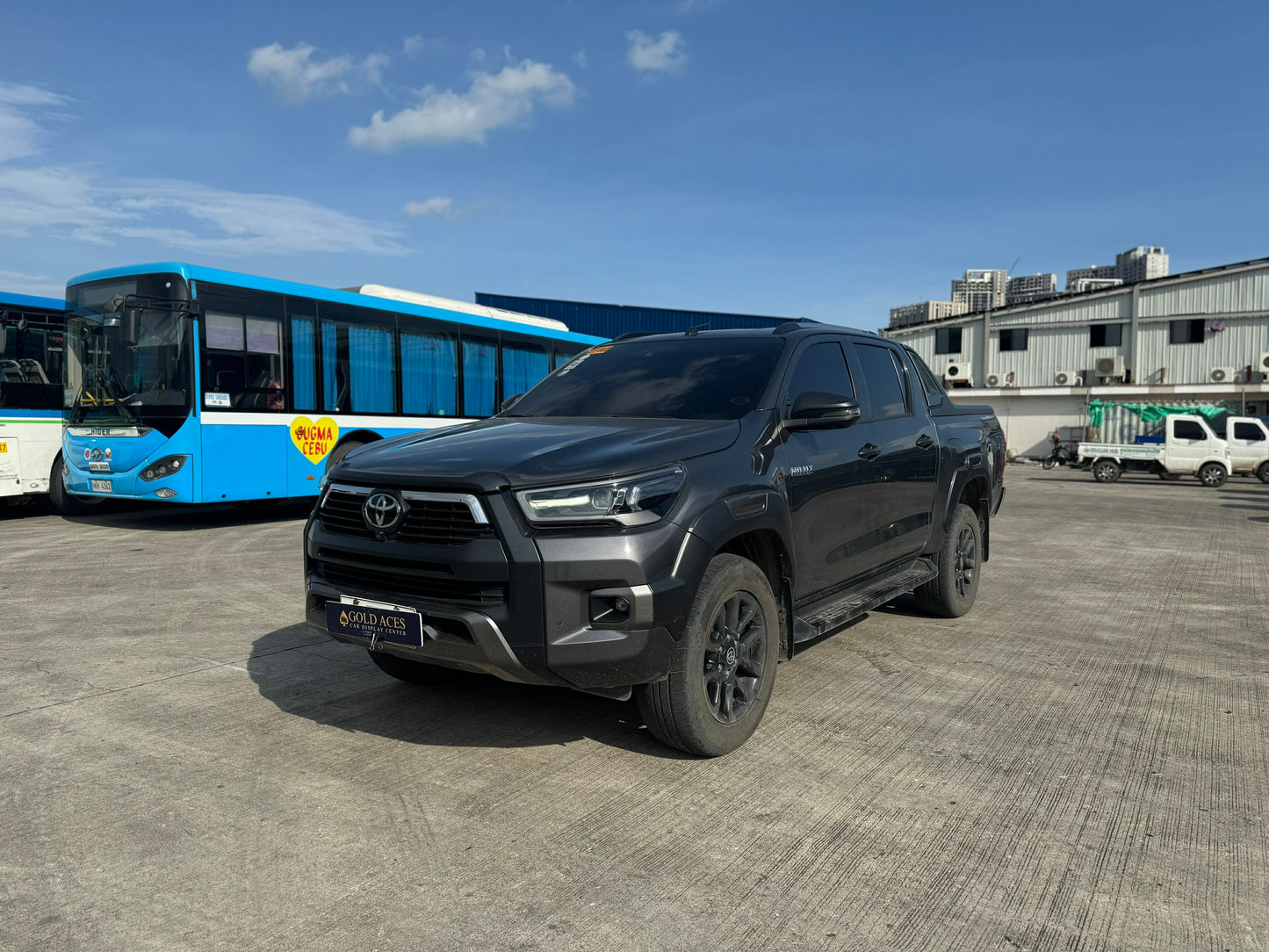 2023 TOYOTA HILUX 2.4L 4X2 CONQUEST AUTOMATIC TRANSMISSION Gold Aces Car Display Center