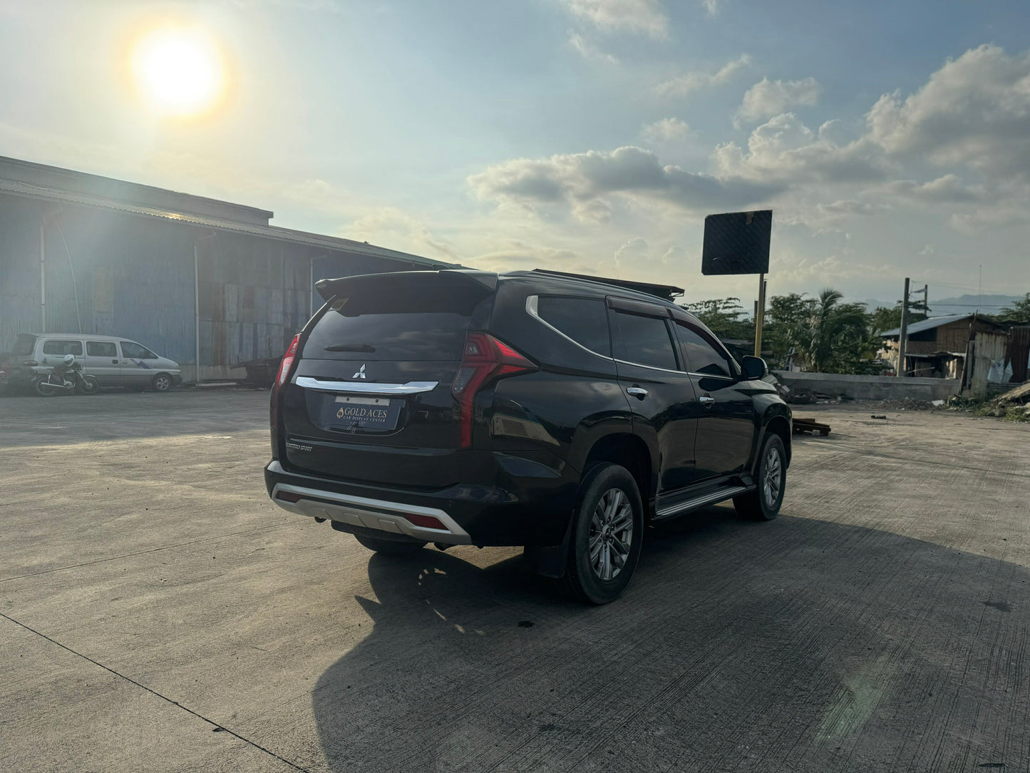 2020 MITSUBISHI MONTERO SPORTS GLS 2.4L DSL AUTOMATIC TRANSMISSION Gold Aces Car Display Center