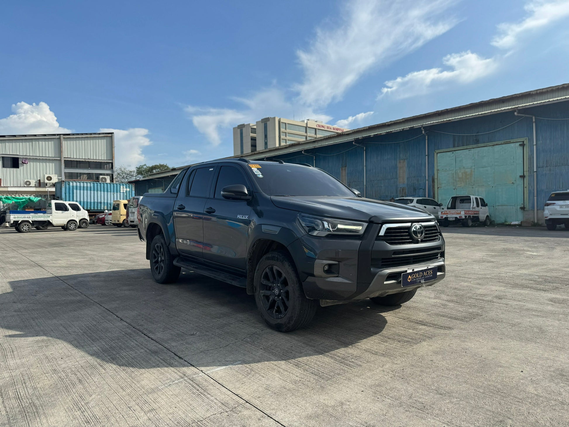 2023 TOYOTA HILUX 2.4L 4X2 CONQUEST AUTOMATIC TRANSMISSION Gold Aces Car Display Center