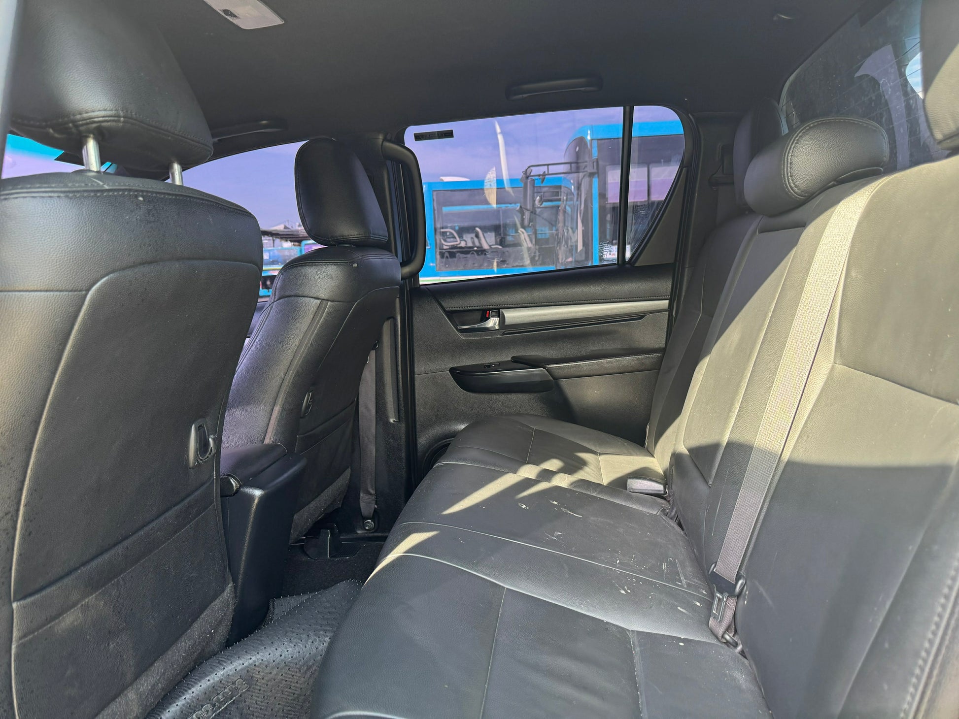 2023 TOYOTA HILUX 2.4L 4X2 CONQUEST AUTOMATIC TRANSMISSION Gold Aces Car Display Center