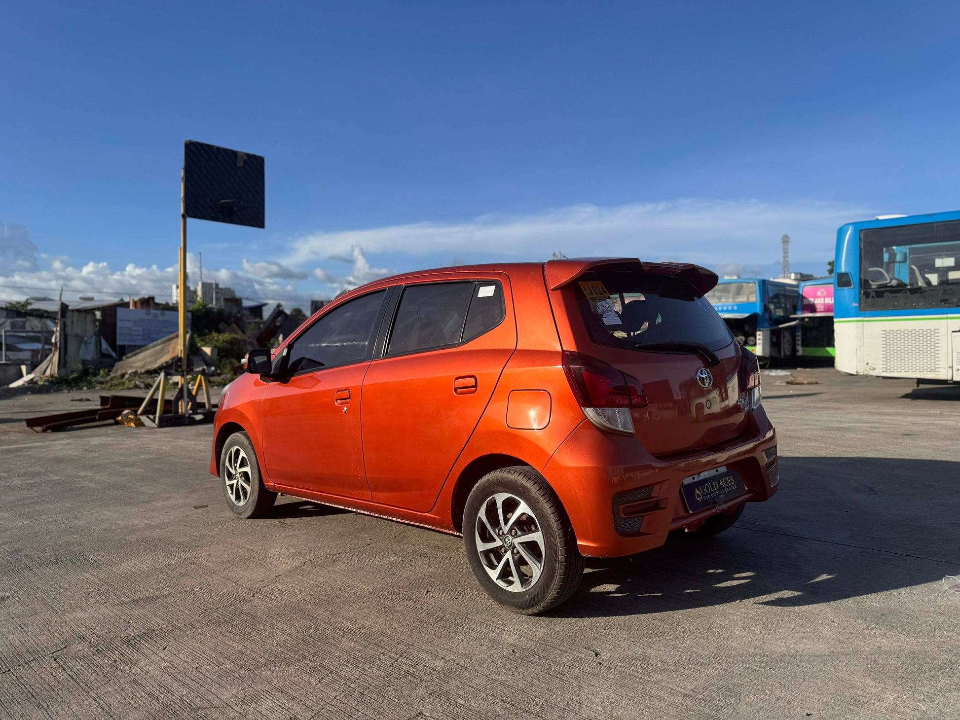 2018 TOYOTA WIGO G 1.0L AUTOMATIC TRANSMISSION Gold Aces Car Display Center