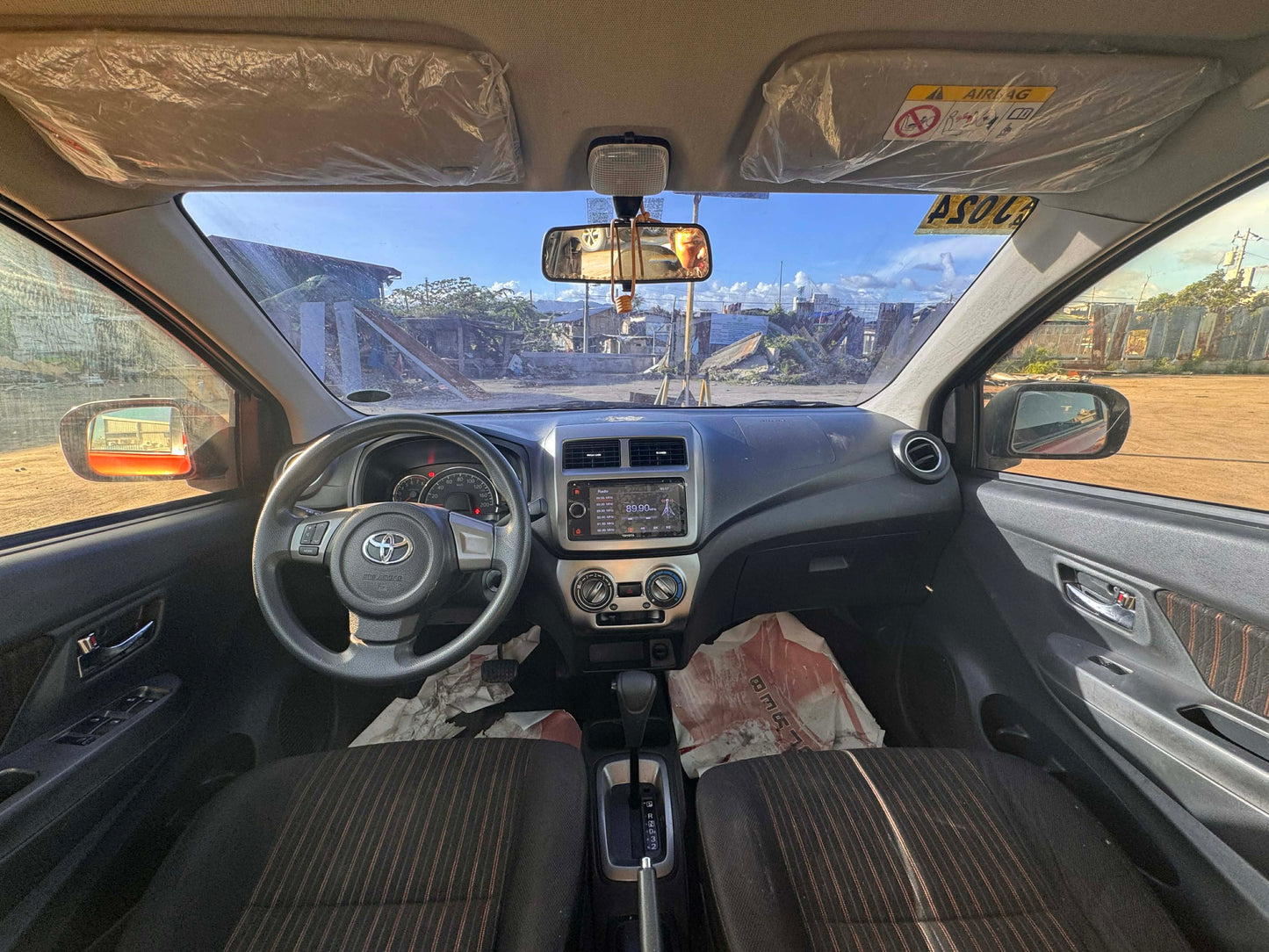 2018 TOYOTA WIGO G 1.0L AUTOMATIC TRANSMISSION Gold Aces Car Display Center