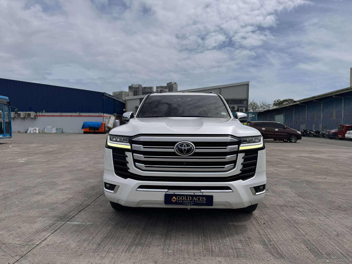 2022 TOYOTA LC300 3.3L 4X4 AUTOMATIC TRANSMISSION Gold Aces Car Display Center