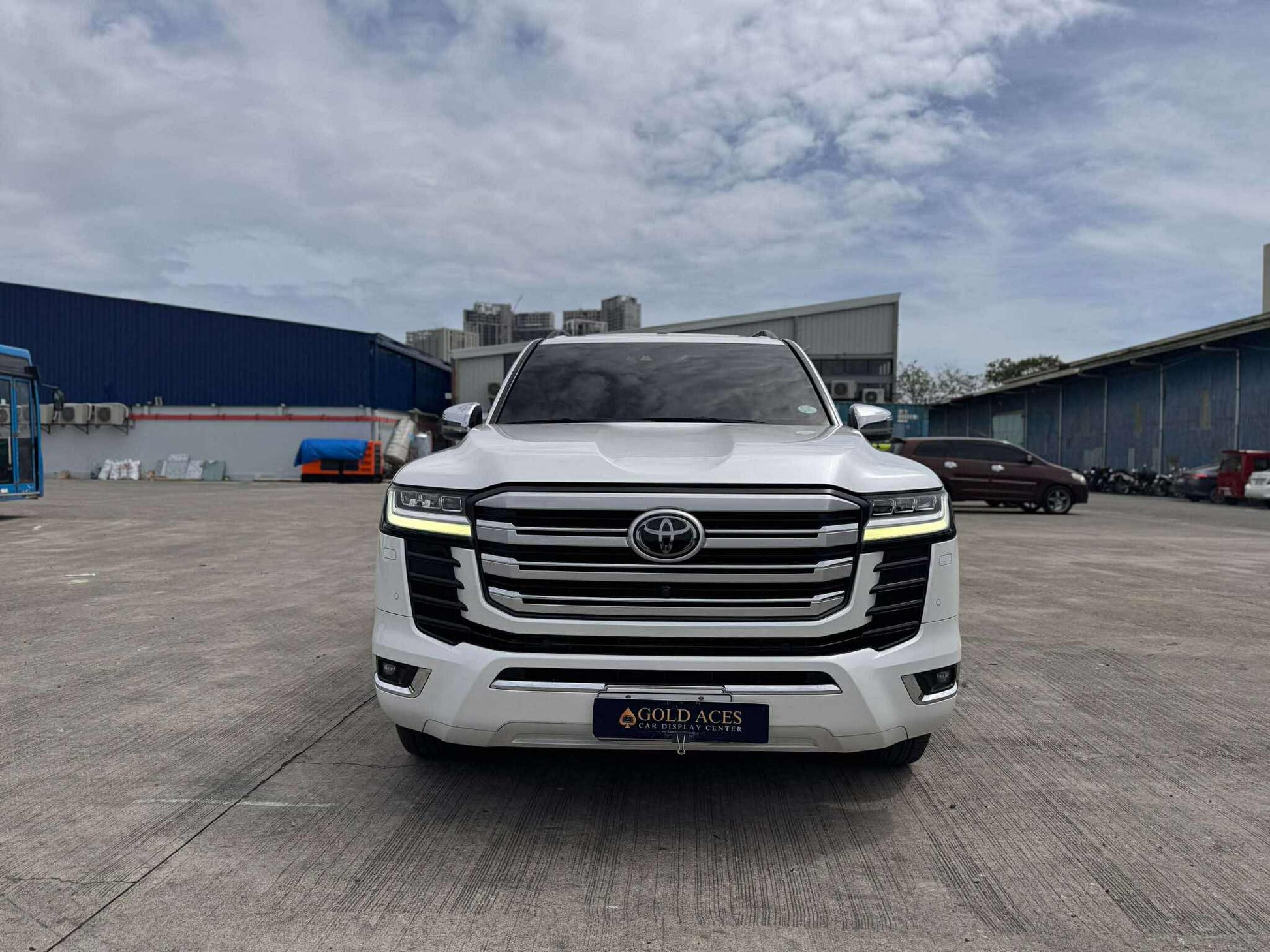 2022 TOYOTA LC300 3.3L 4X4 AUTOMATIC TRANSMISSION Gold Aces Car Display Center