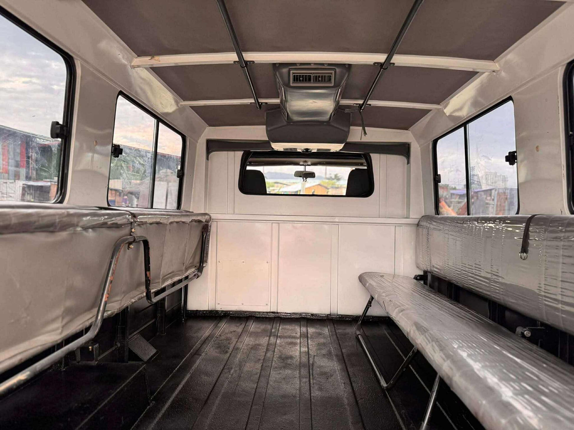 2023 MITSUBISHI L300 2.2L DSL MANUAL TRANSMISSION Gold Aces Car Display Center