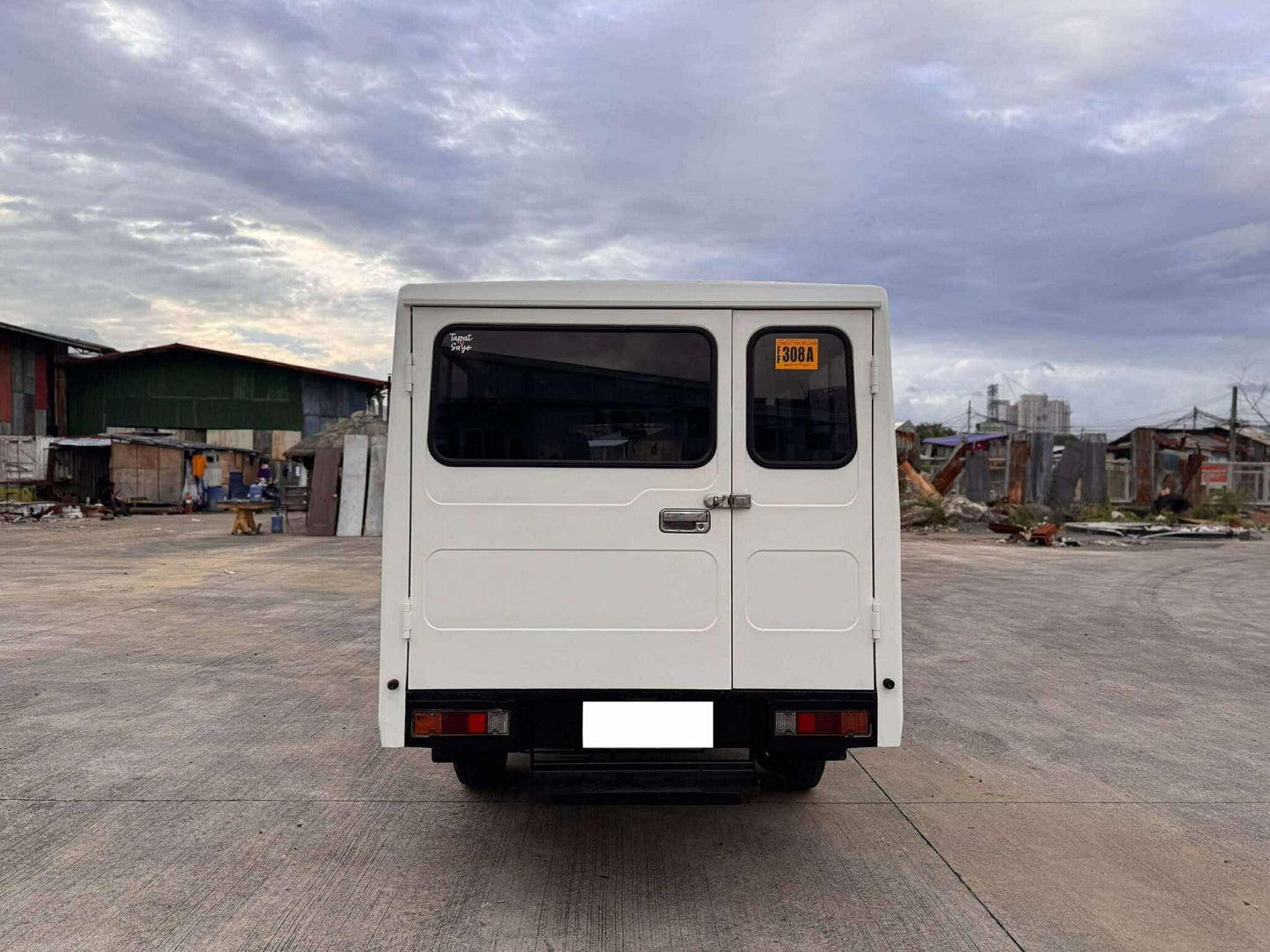 2023 MITSUBISHI L300 2.2L DSL MANUAL TRANSMISSION Gold Aces Car Display Center