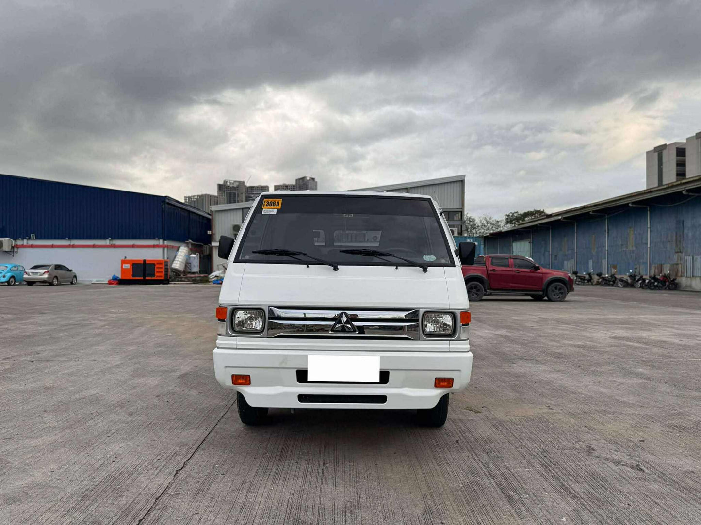 2023 MITSUBISHI L300 2.2L DSL MANUAL TRANSMISSION Gold Aces Car Display Center