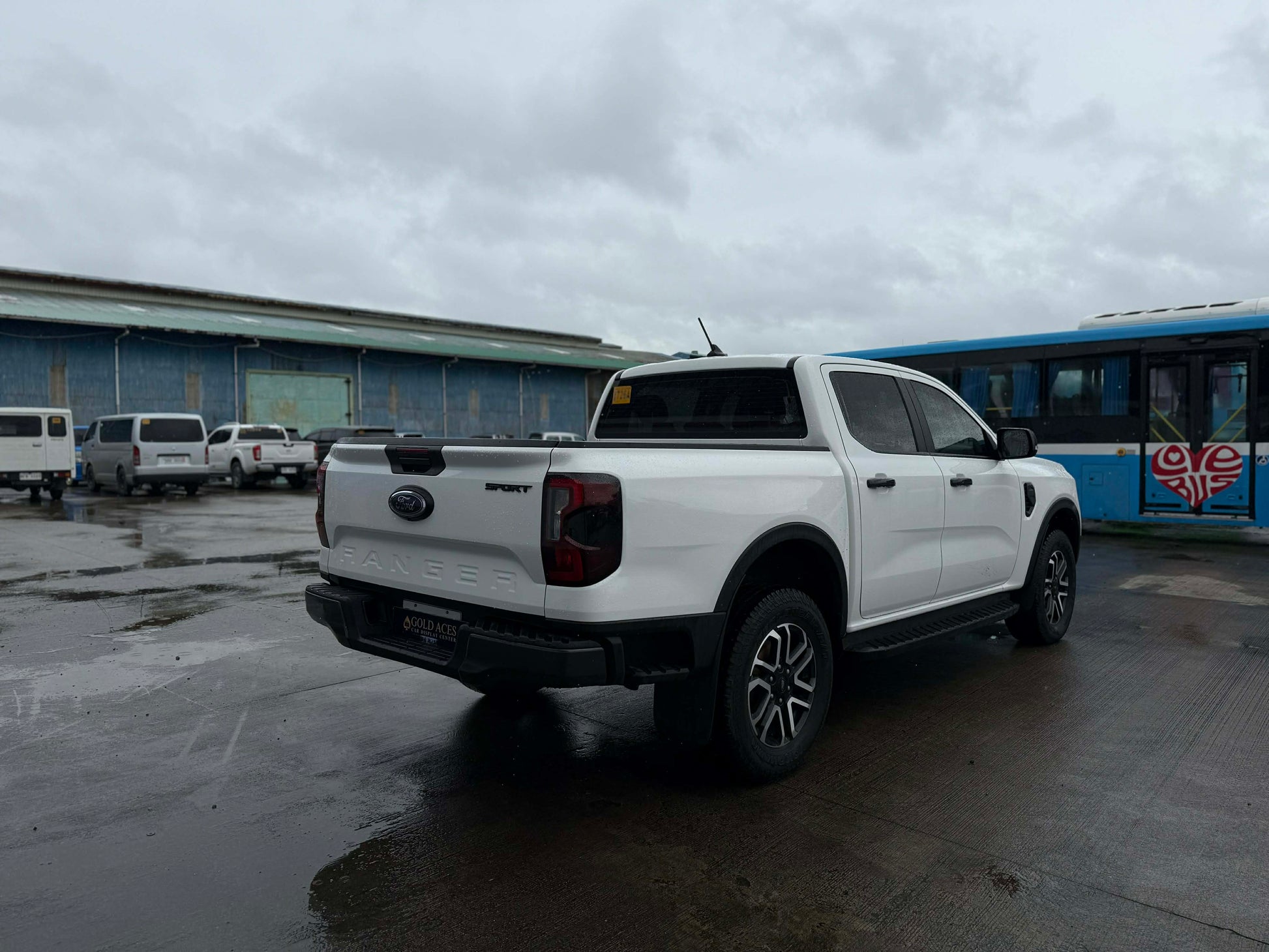 2025 FORD RANGER SPORT 2.0L TURBO DSL 4X4 AUTOMATIC TRANSMISSION Gold Aces Car Display Center