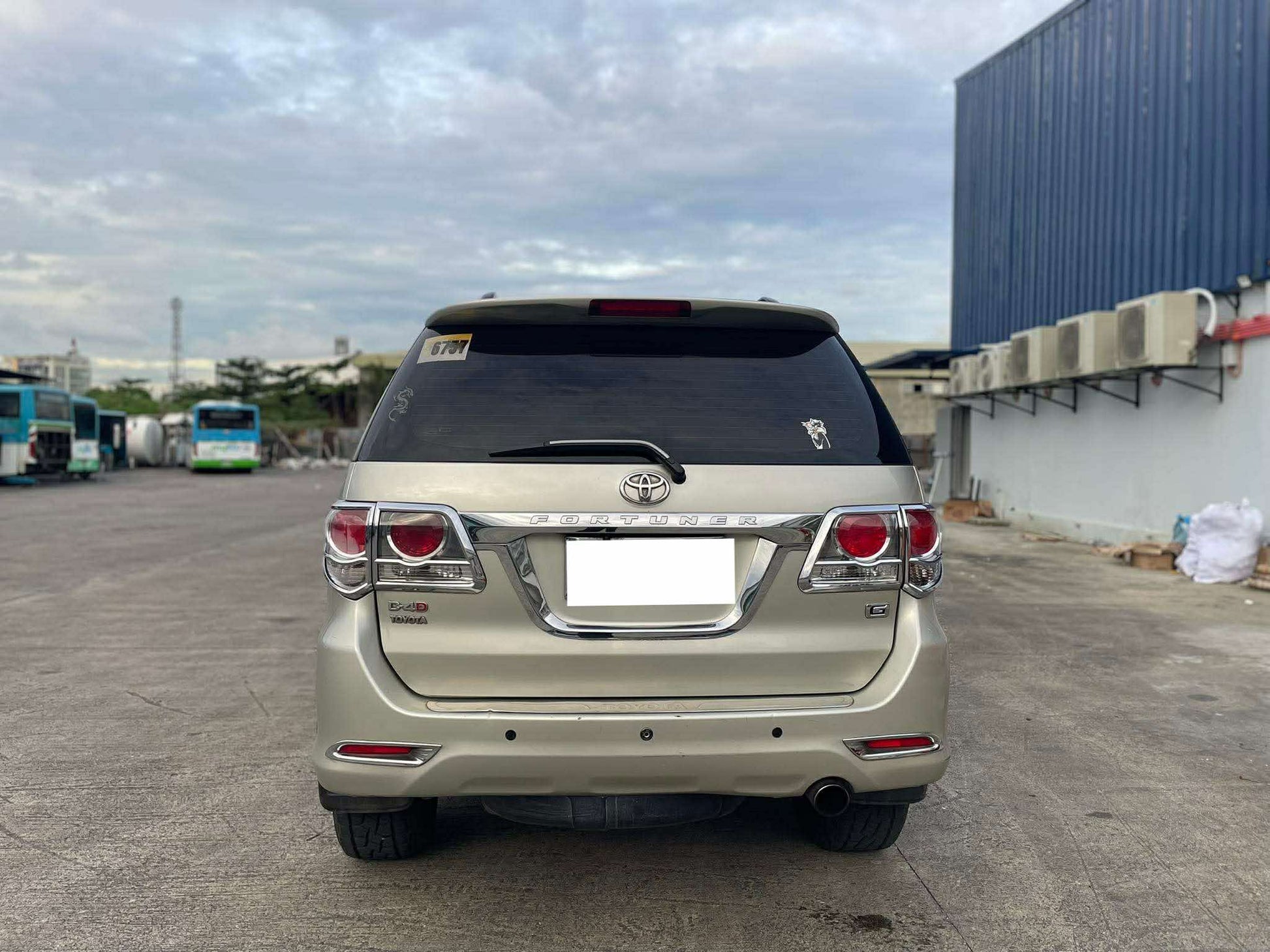 2013 TOYOTA FORTUNER 2.5L G 4X2 MANUAL TRANSMISSION Gold Aces Car Display Center