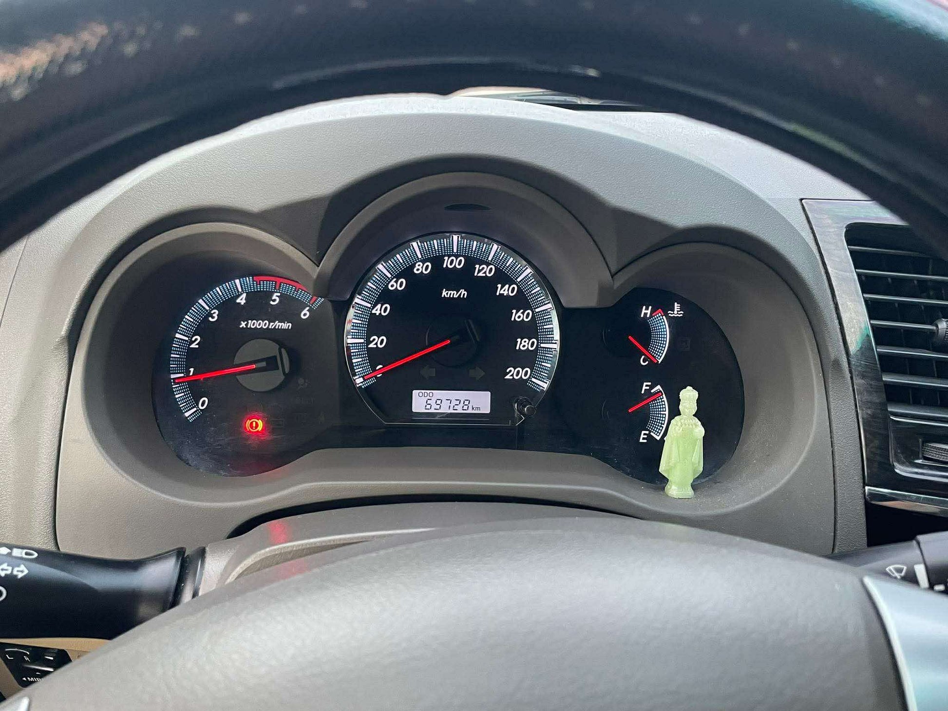 2013 TOYOTA FORTUNER 2.5L G 4X2 MANUAL TRANSMISSION Gold Aces Car Display Center