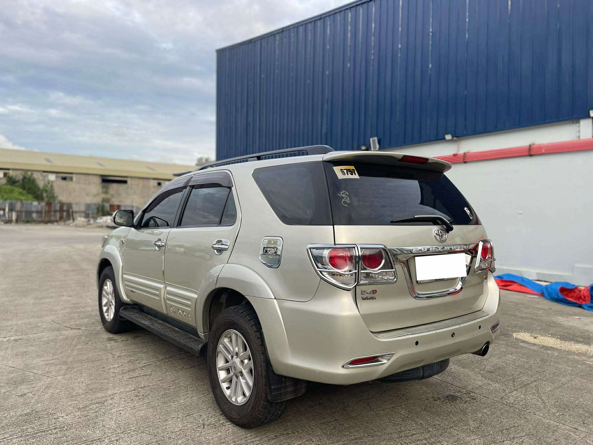 2013 TOYOTA FORTUNER 2.5L G 4X2 MANUAL TRANSMISSION Gold Aces Car Display Center