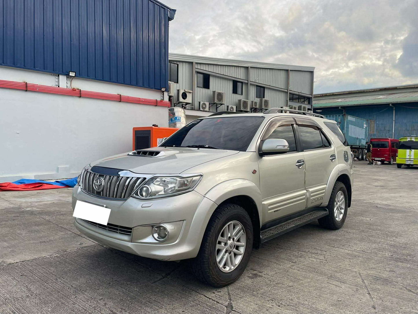 2013 TOYOTA FORTUNER 2.5L G 4X2 MANUAL TRANSMISSION Gold Aces Car Display Center