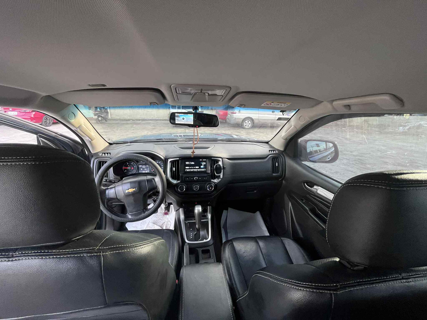 2017 CHEVROLET TRAILBLAZER 2.8L 4X2 AUTOMATIC TRANSMISSION Gold Aces Car Display Center