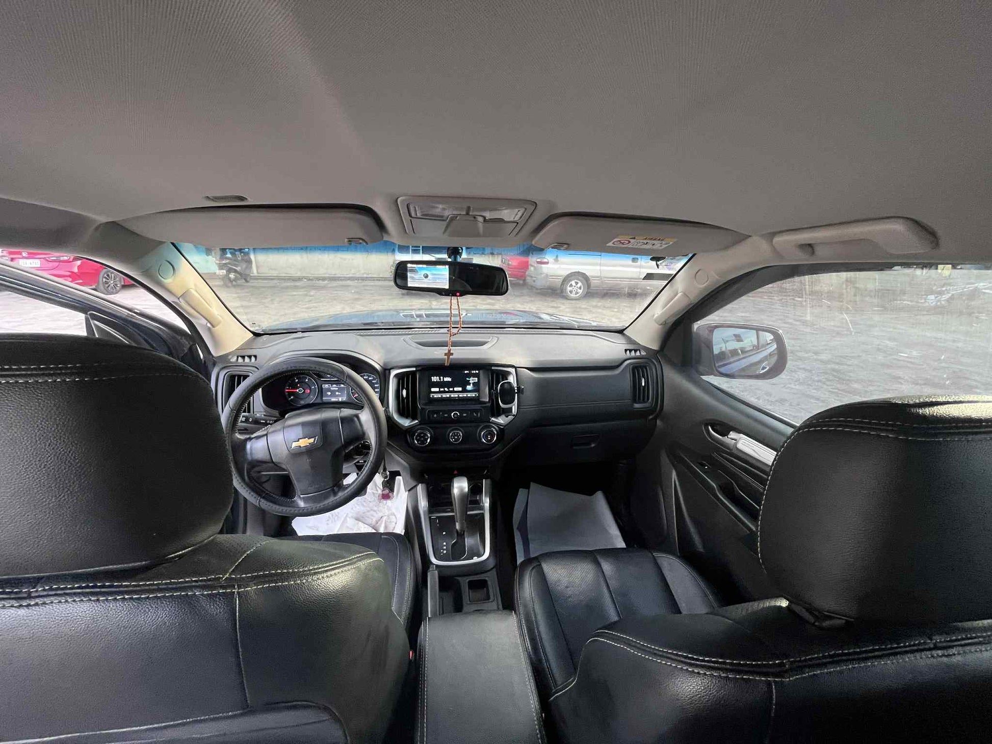 2017 CHEVROLET TRAILBLAZER 2.8L 4X2 AUTOMATIC TRANSMISSION Gold Aces Car Display Center