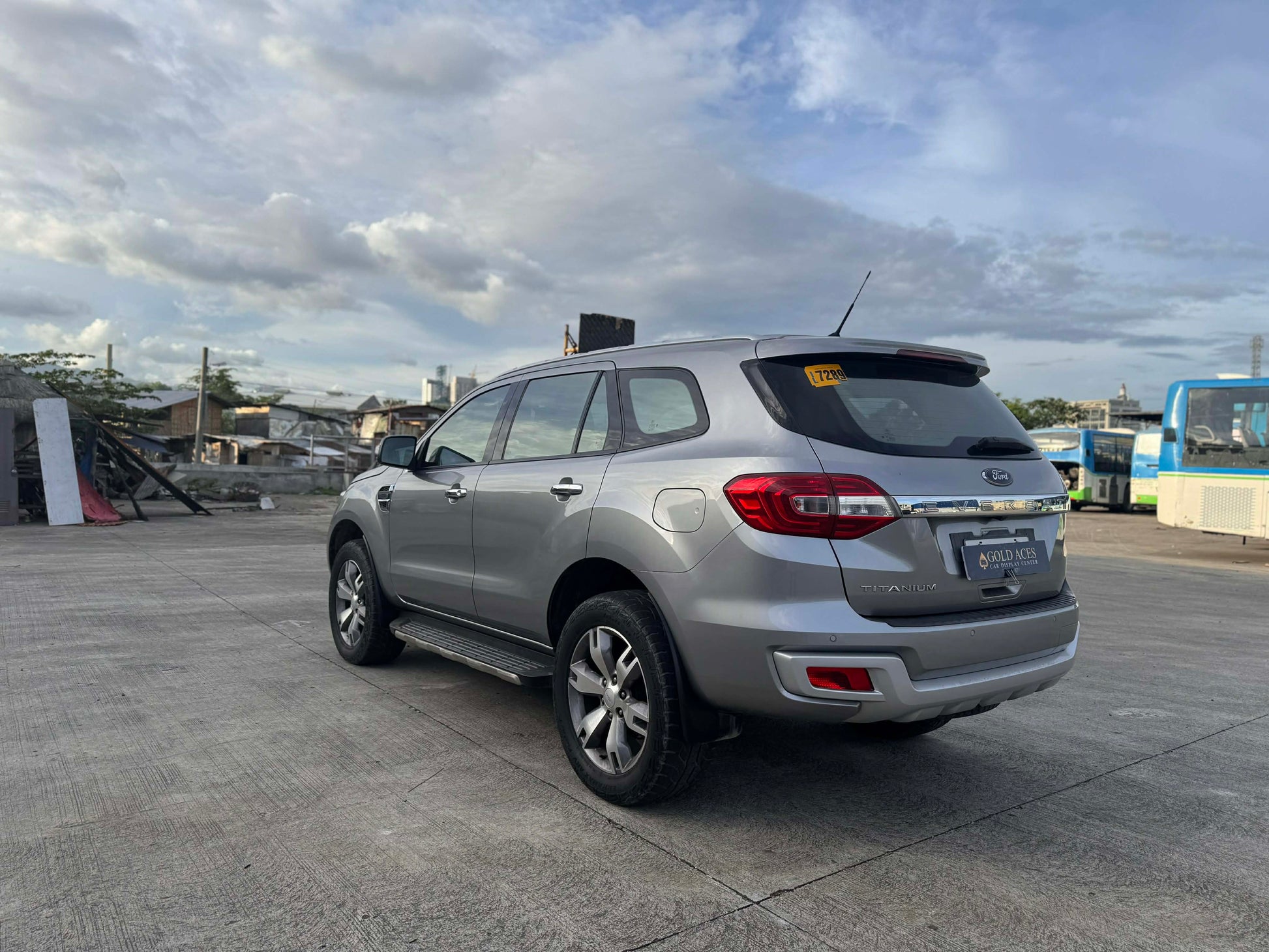 2016 FORD EVEREST TITANIUM 4X2 DSL AUTOMATIC TRANSMISSION Gold Aces Car Display Center