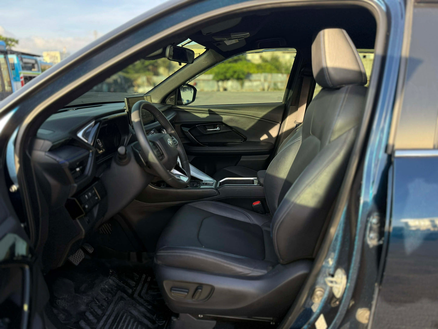 2023 TOYOTA YARIS CROSS 1.5L V AUTOMATIC TRANSMISSION Gold Aces Car Display Center