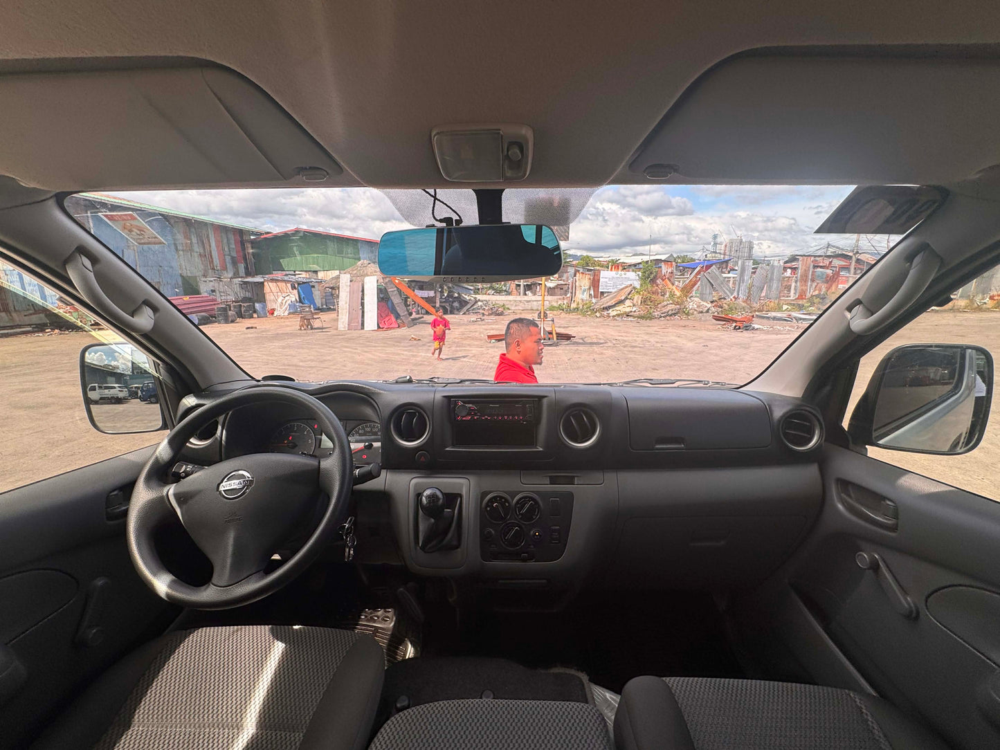 2017 NISSAN NV350 URVAN 2.5L MANUAL TRANSMISSION Gold Aces Car Display Center