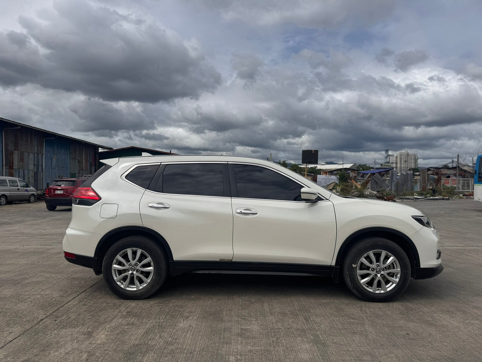 2018 NISSAN X-TRAIL 4X2 AUTOMATIC TRANSMISSION (23T KMS ONLY!) Gold Aces Car Display Center