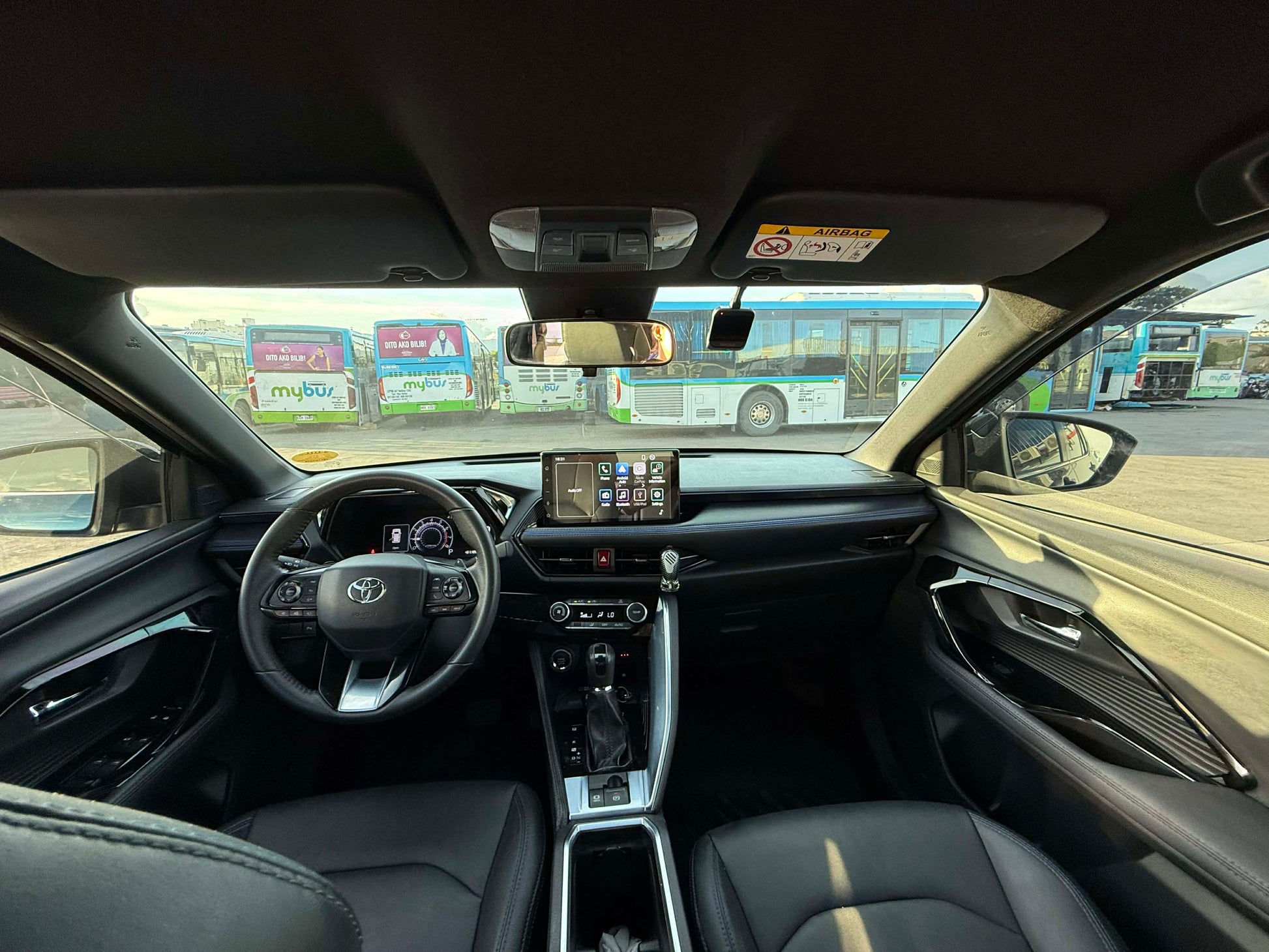 2023 TOYOTA YARIS CROSS 1.5L V AUTOMATIC TRANSMISSION Gold Aces Car Display Center