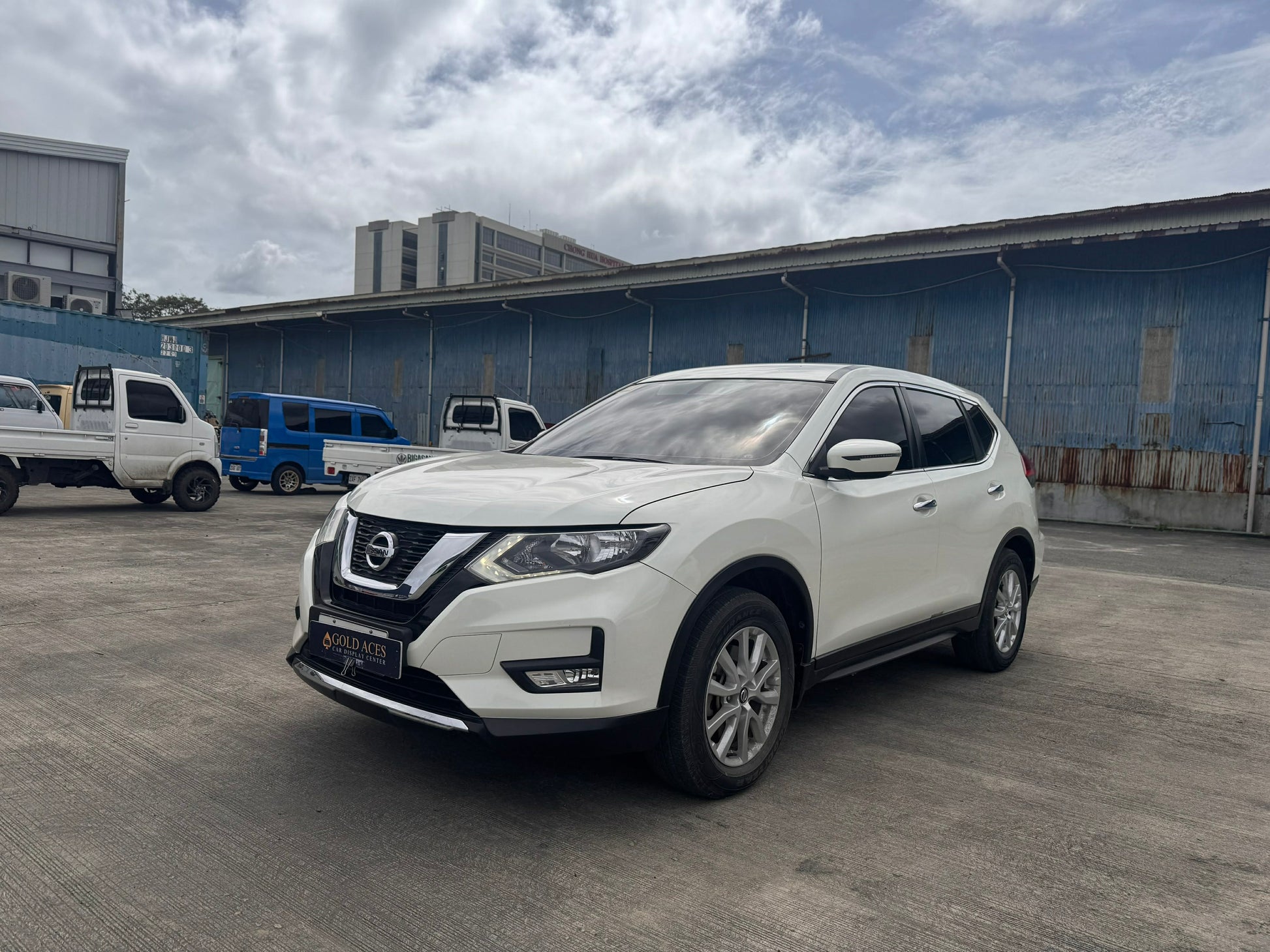 2018 NISSAN X-TRAIL 4X2 AUTOMATIC TRANSMISSION (23T KMS ONLY!) Gold Aces Car Display Center
