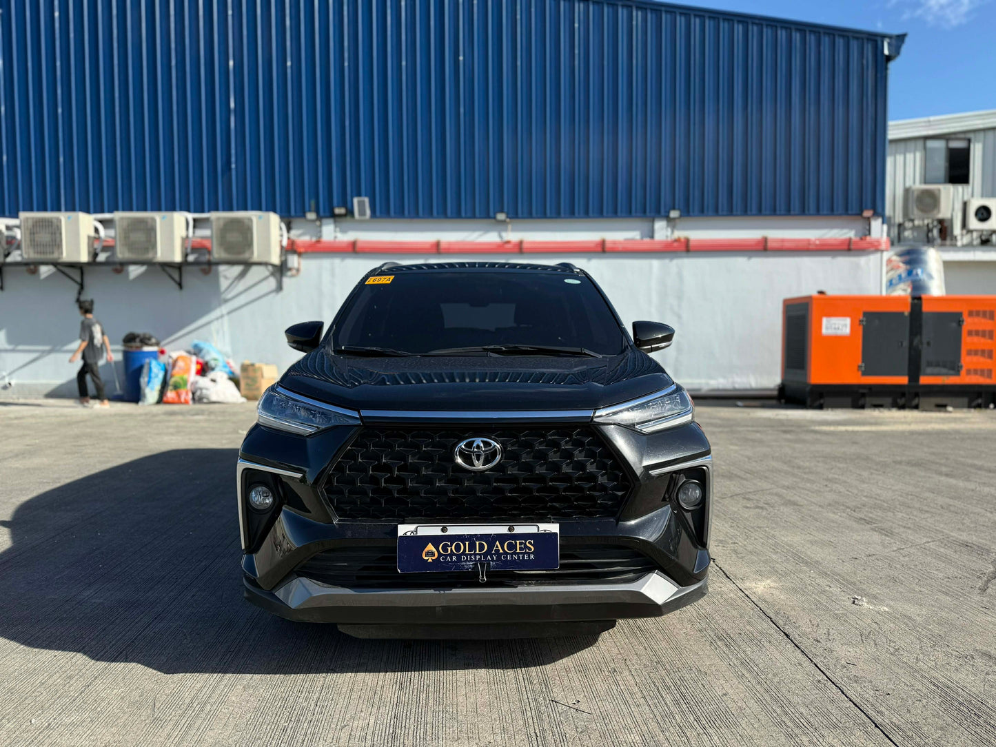 2025 TOYOTA VELOZ 1.5L E AUTOMATIC TRANSMISSION (9T KMS ONLY!) Gold Aces Car Display Center