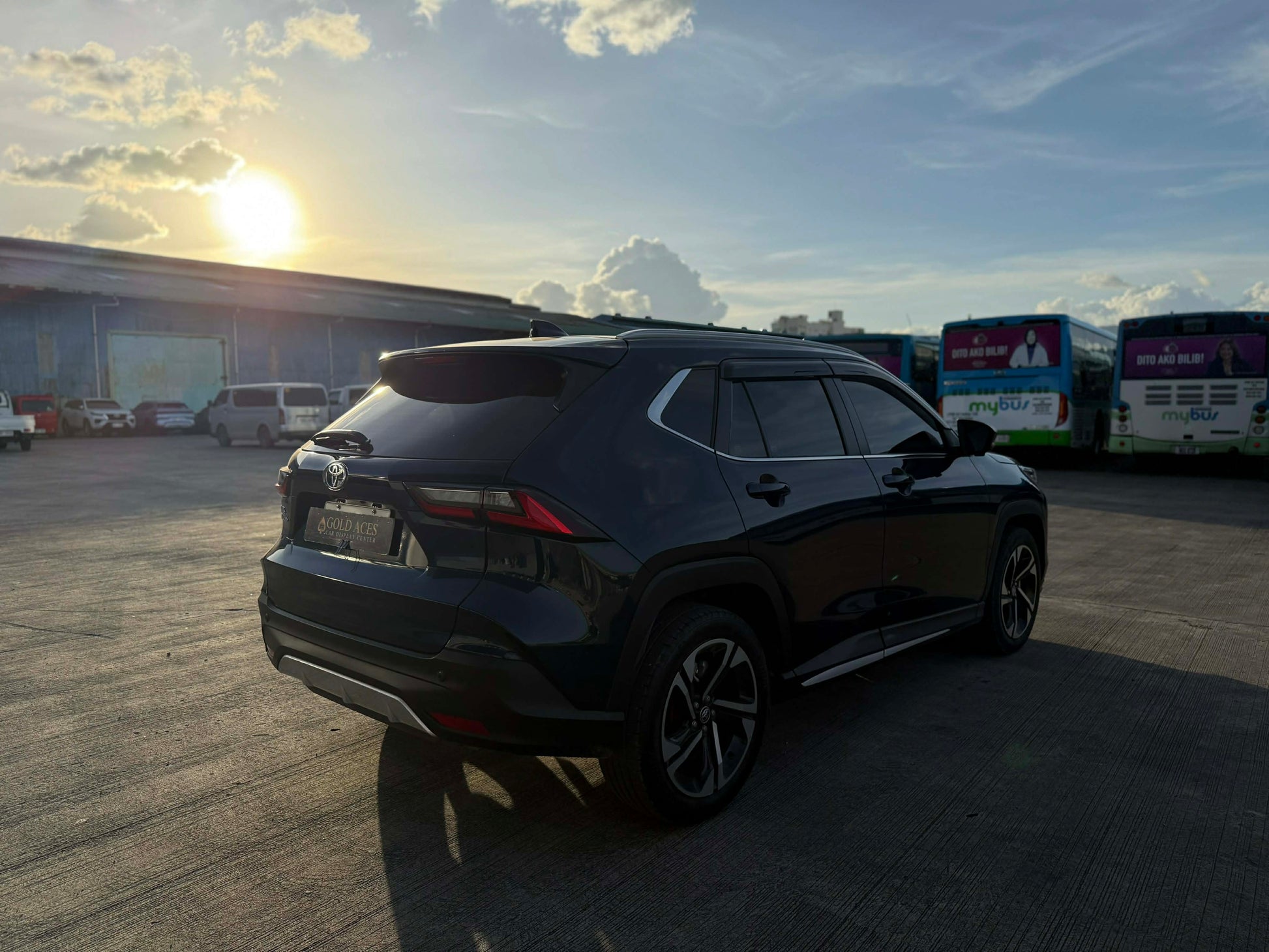 2023 TOYOTA YARIS CROSS 1.5L V AUTOMATIC TRANSMISSION Gold Aces Car Display Center