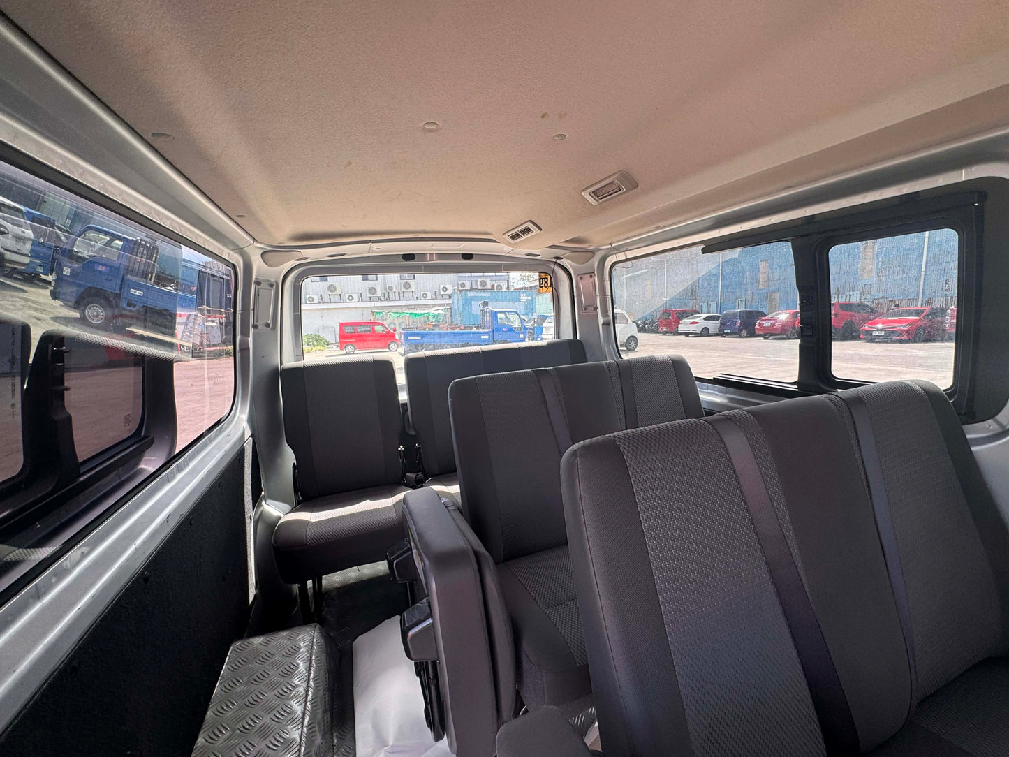 2017 NISSAN NV350 URVAN 2.5L MANUAL TRANSMISSION Gold Aces Car Display Center