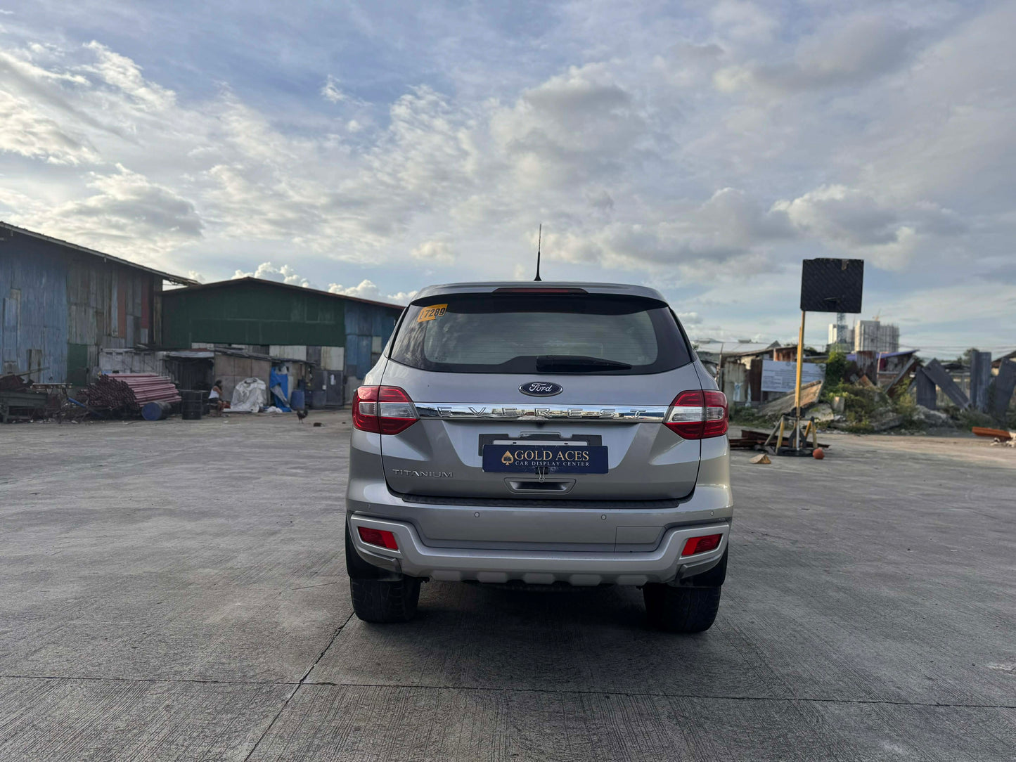 2016 FORD EVEREST TITANIUM 4X2 DSL AUTOMATIC TRANSMISSION Gold Aces Car Display Center