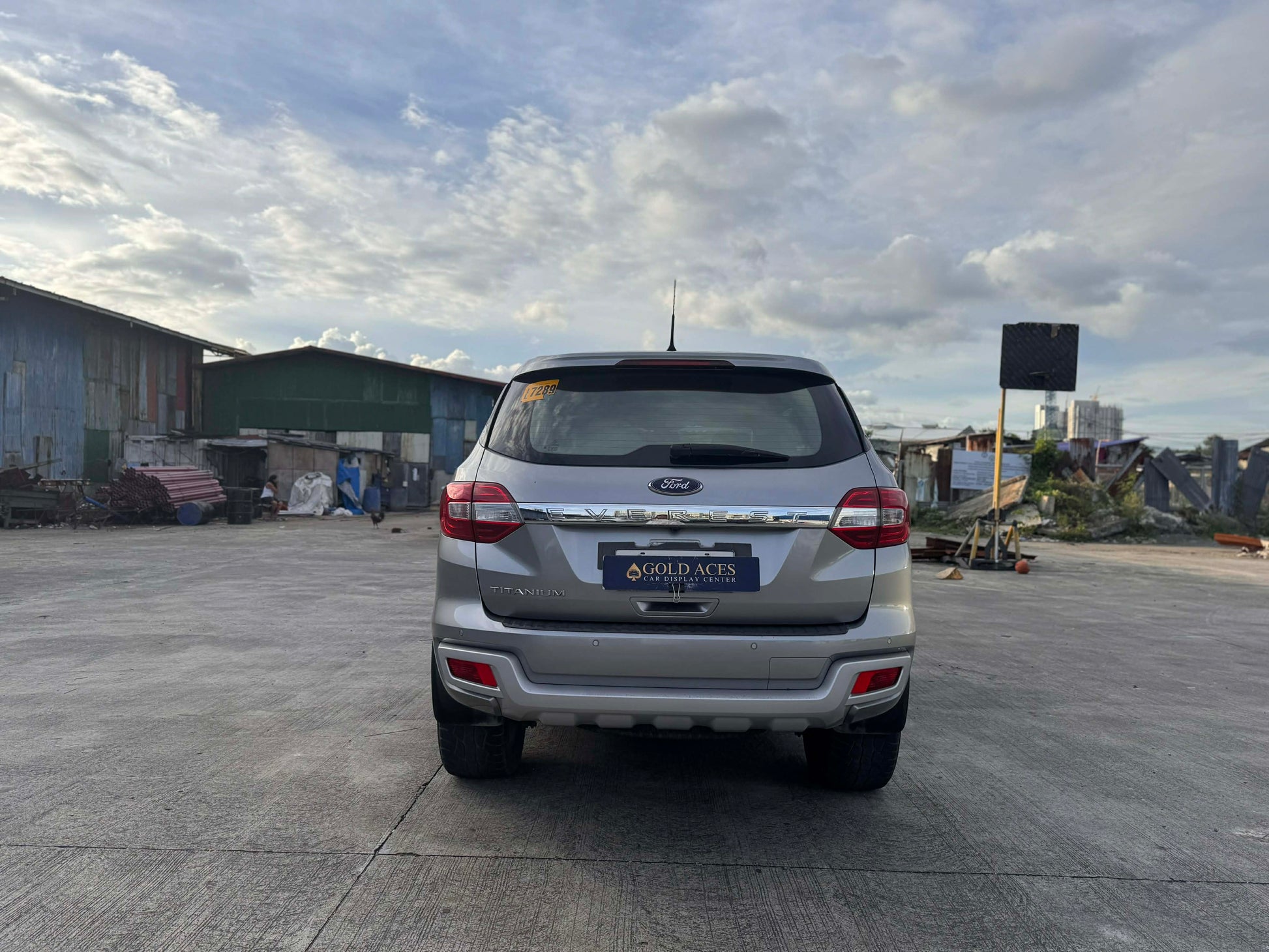 2016 FORD EVEREST TITANIUM 4X2 DSL AUTOMATIC TRANSMISSION Gold Aces Car Display Center