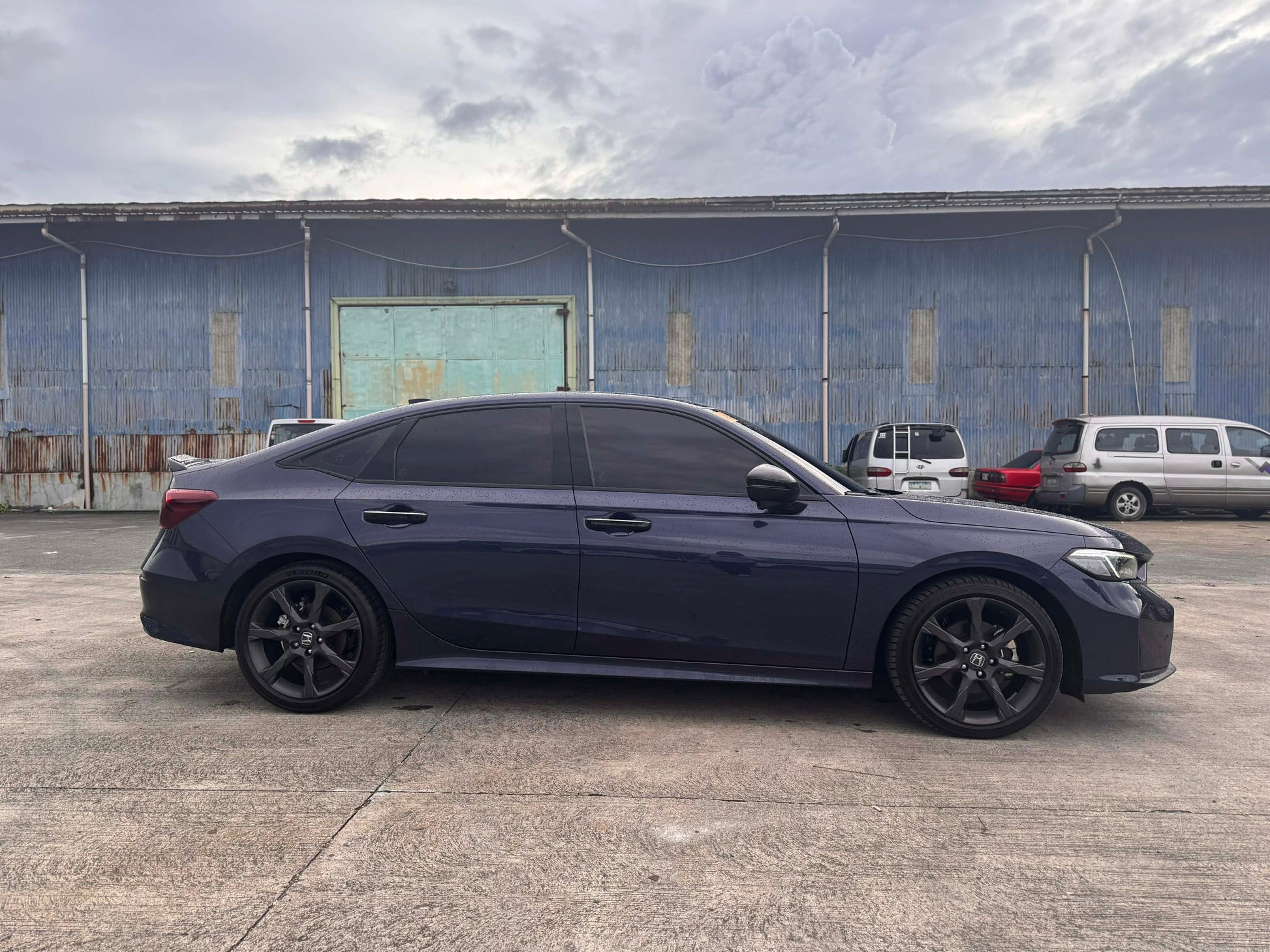 2025 HONDA CIVIC 1.5L RS HYBRID AUTOMATIC TRANSMISSION (BRAND NEW) Gold Aces Car Display Center