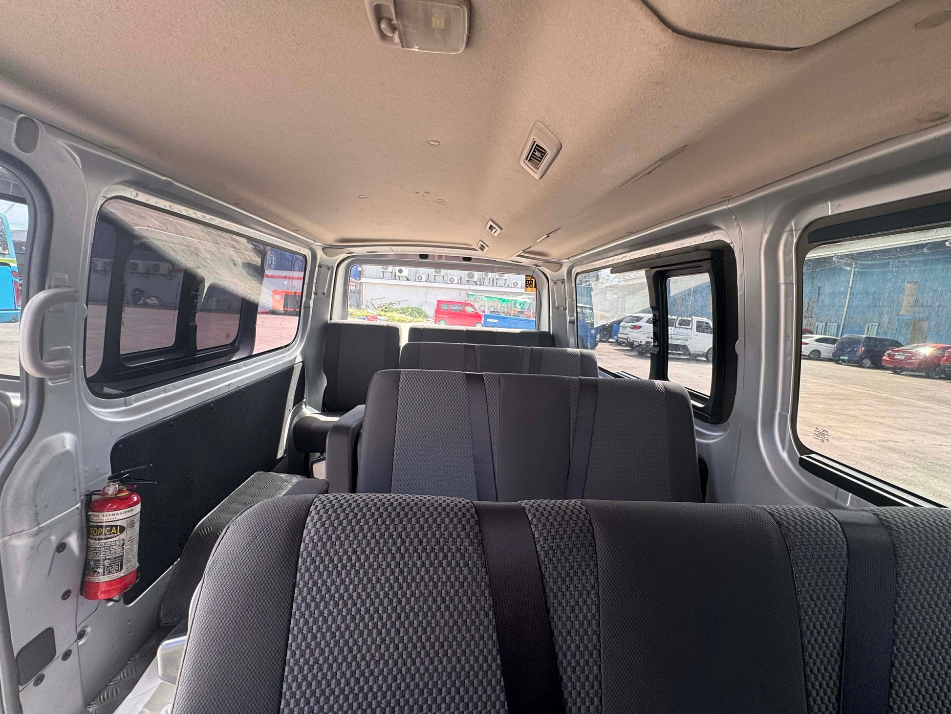 2017 NISSAN NV350 URVAN 2.5L MANUAL TRANSMISSION Gold Aces Car Display Center