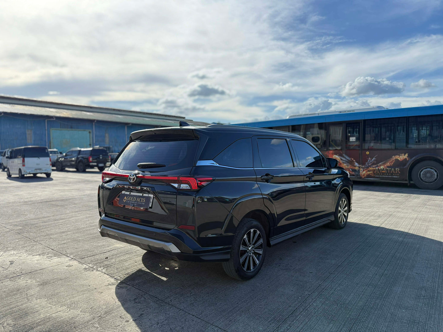 2025 TOYOTA VELOZ 1.5L E AUTOMATIC TRANSMISSION (9T KMS ONLY!) Gold Aces Car Display Center