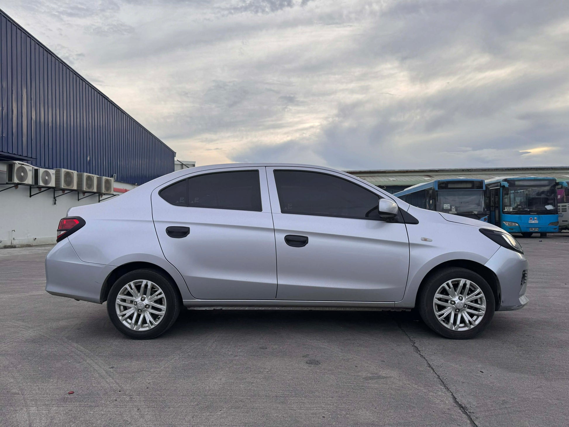 MITSUBISHI MIRAGE G4 GLX 1.2L AUTOMATIC TRANSMISSION Gold Aces Car Display Center