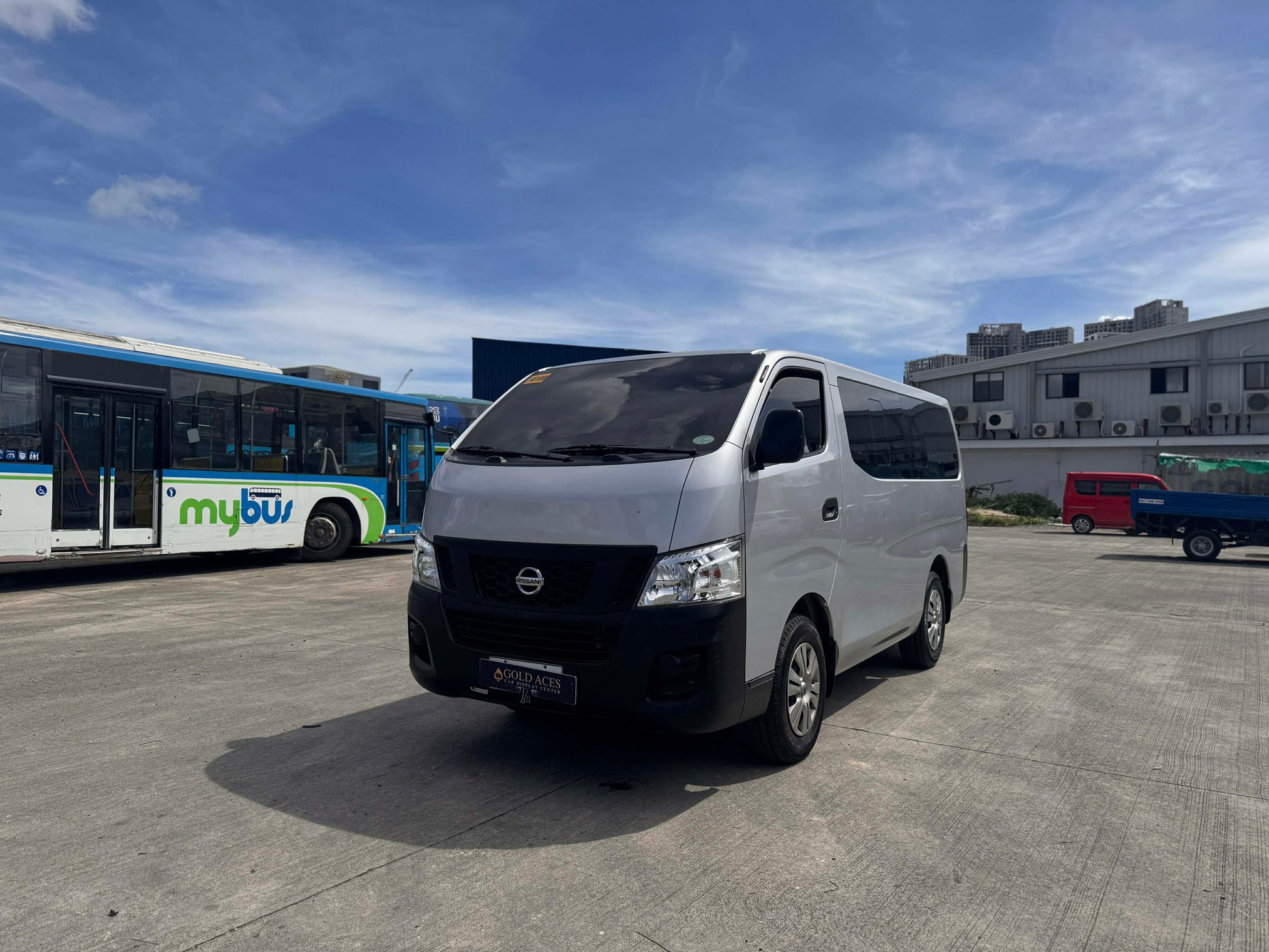2017 NISSAN NV350 URVAN 2.5L MANUAL TRANSMISSION Gold Aces Car Display Center