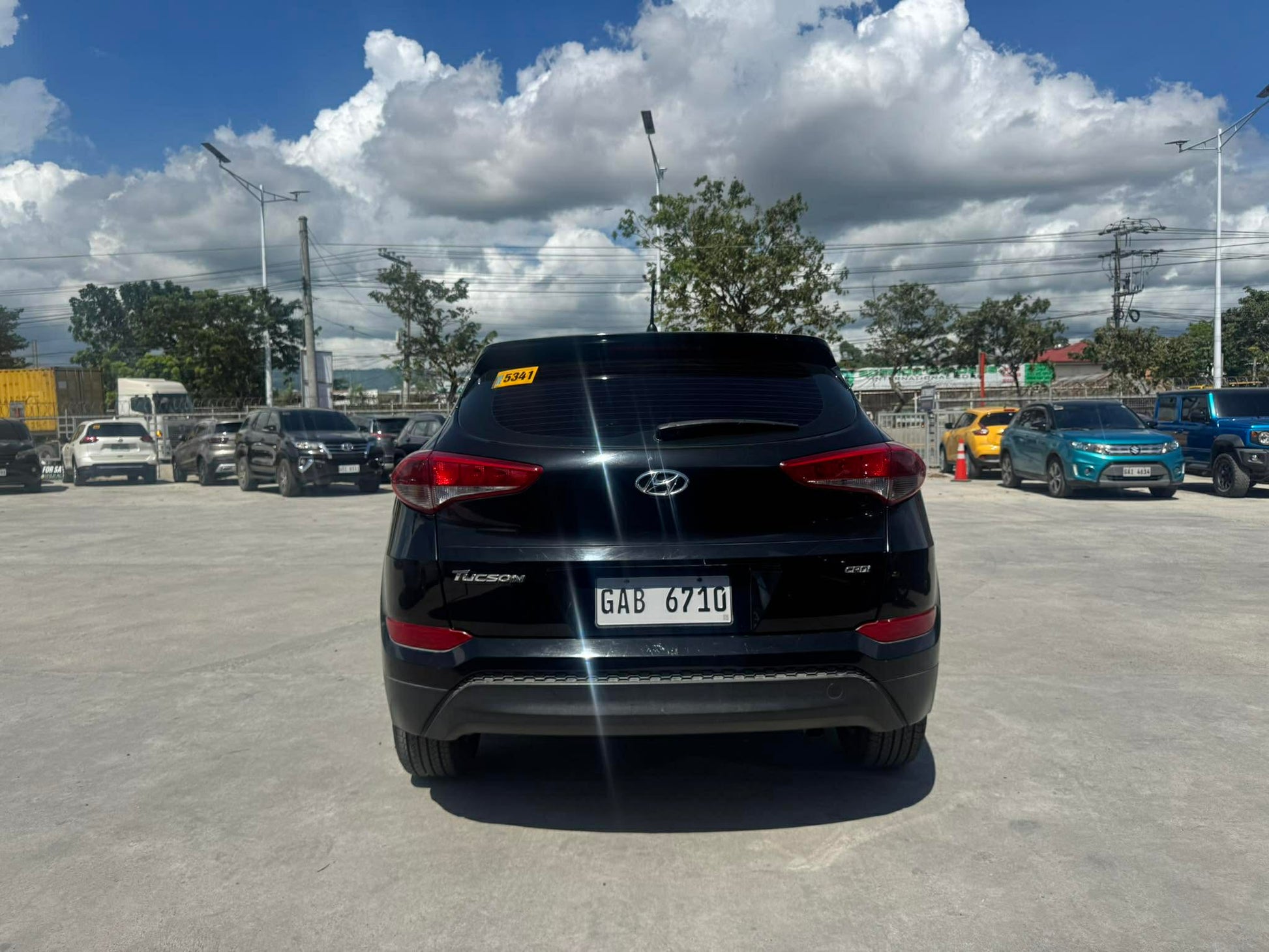 2017 HYUNDAI TUCSON 2.0L CRDI AUTOMATIC TRANSMISSION Gold Aces Car Display Center