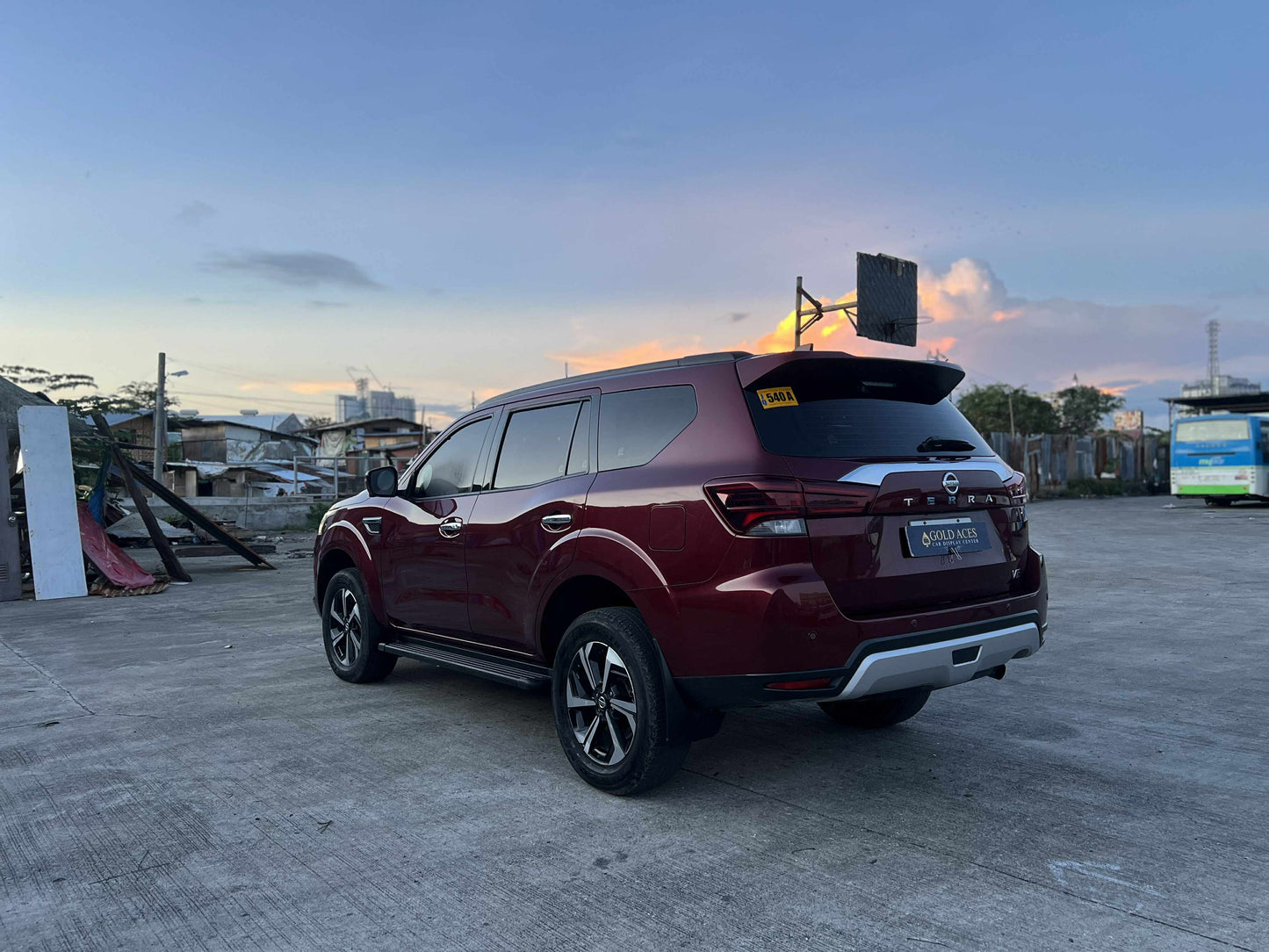 2025 NISSAN TERRA 2.5L VE 4X2 AUTOMATIC TRANMISSION Gold Aces Car Display Center