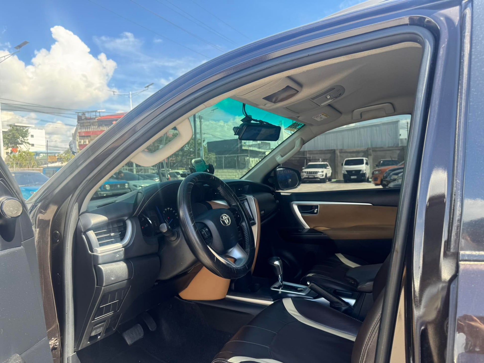 2017 TOYOTA FORTUNER 2.4L G 4X2 AUTOMATIC TRANSMISSION TOYOTA